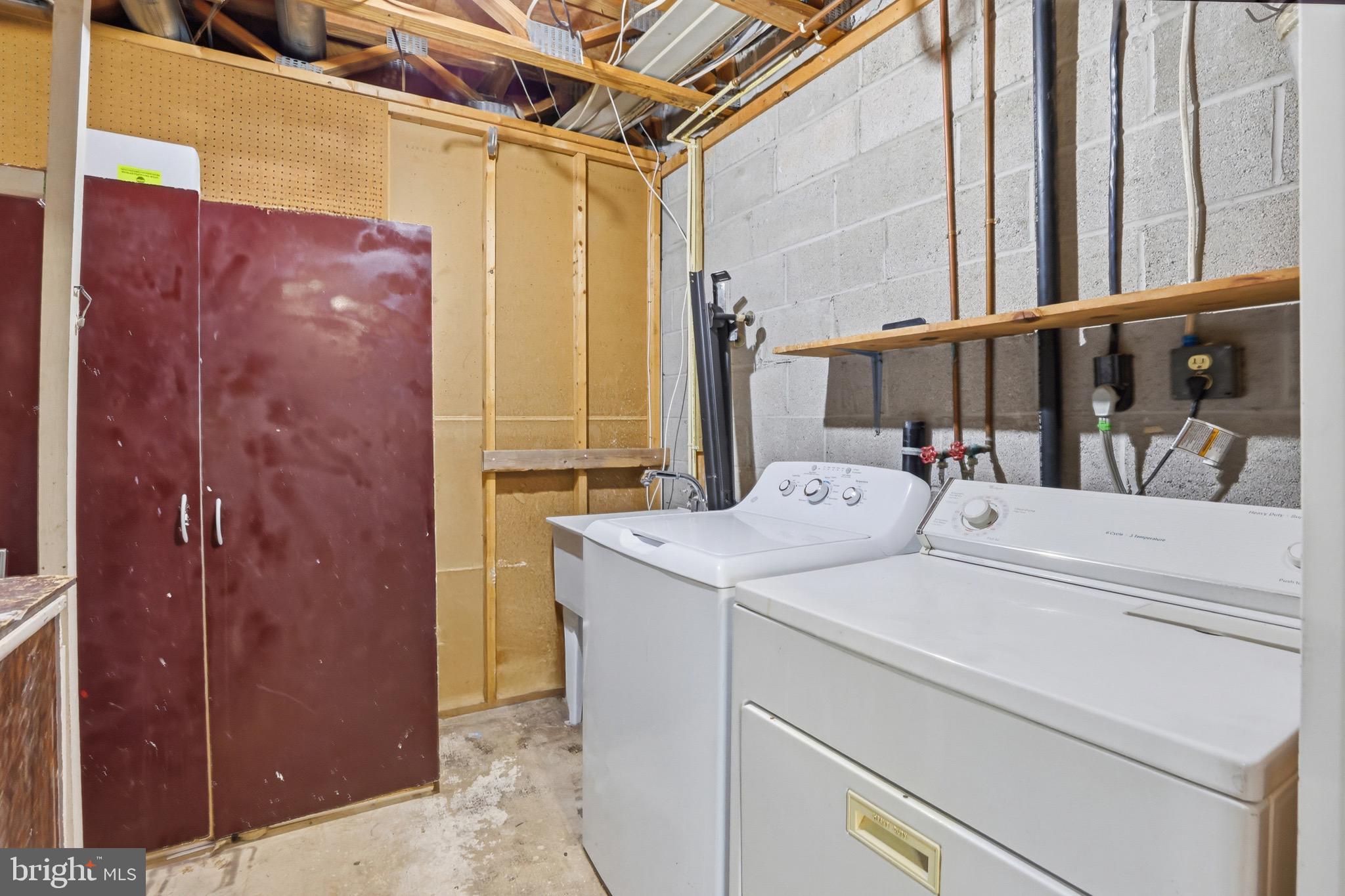 KINGS POINT - Residential