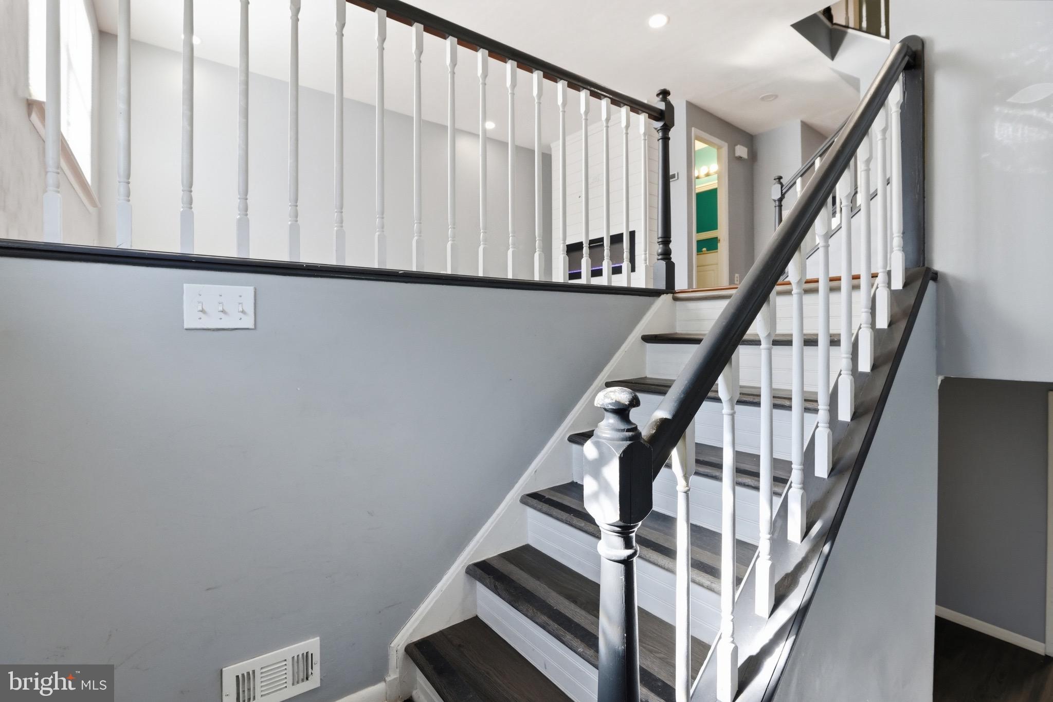 KINGS POINT - Residential