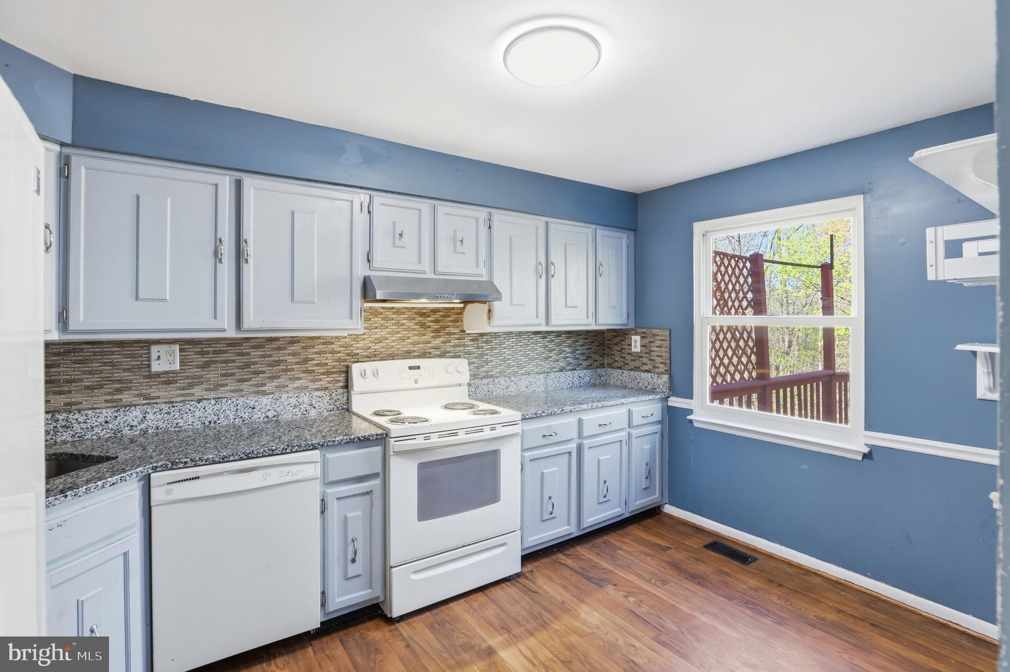 KINGS POINT - Residential