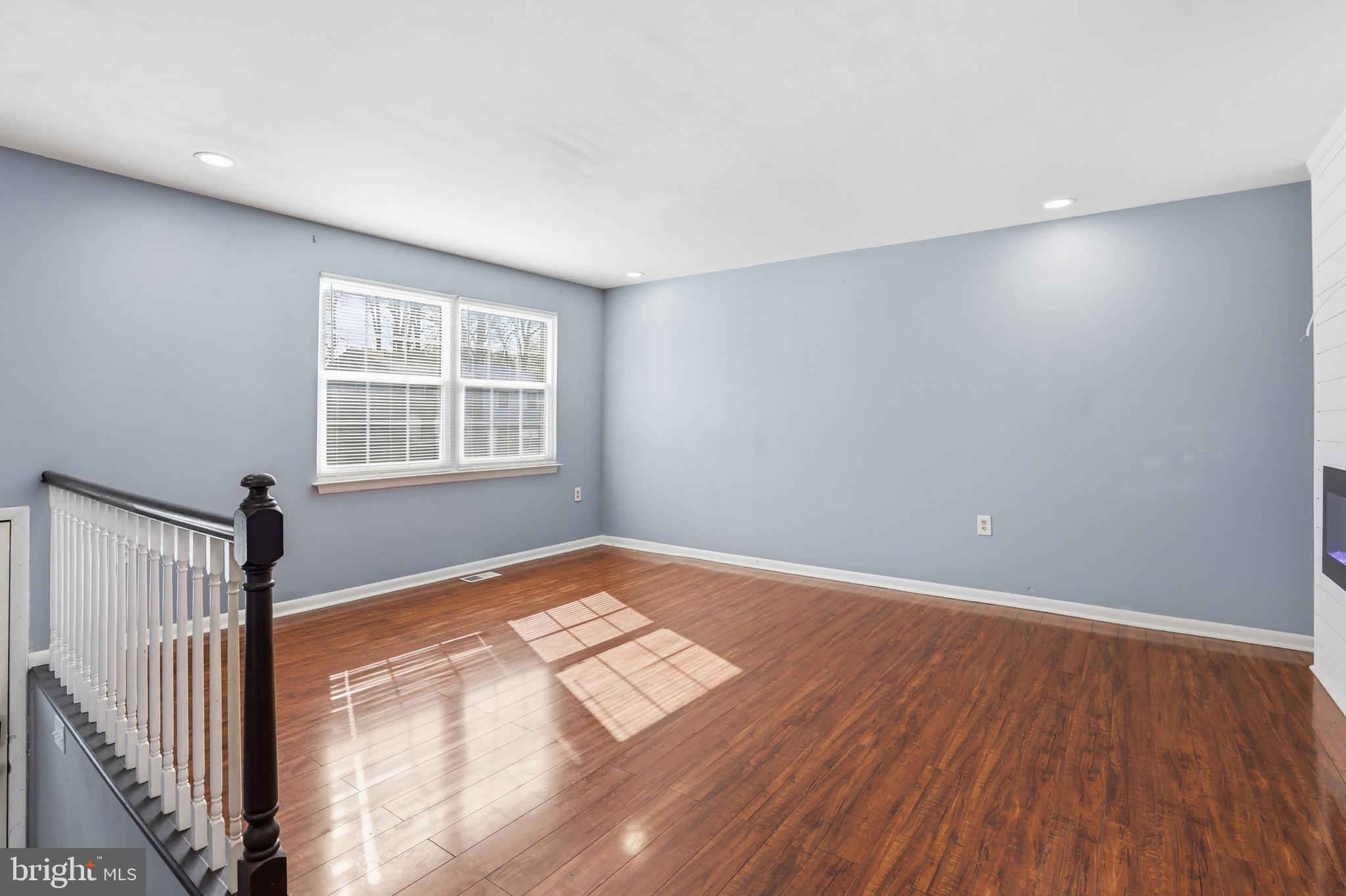 KINGS POINT - Residential