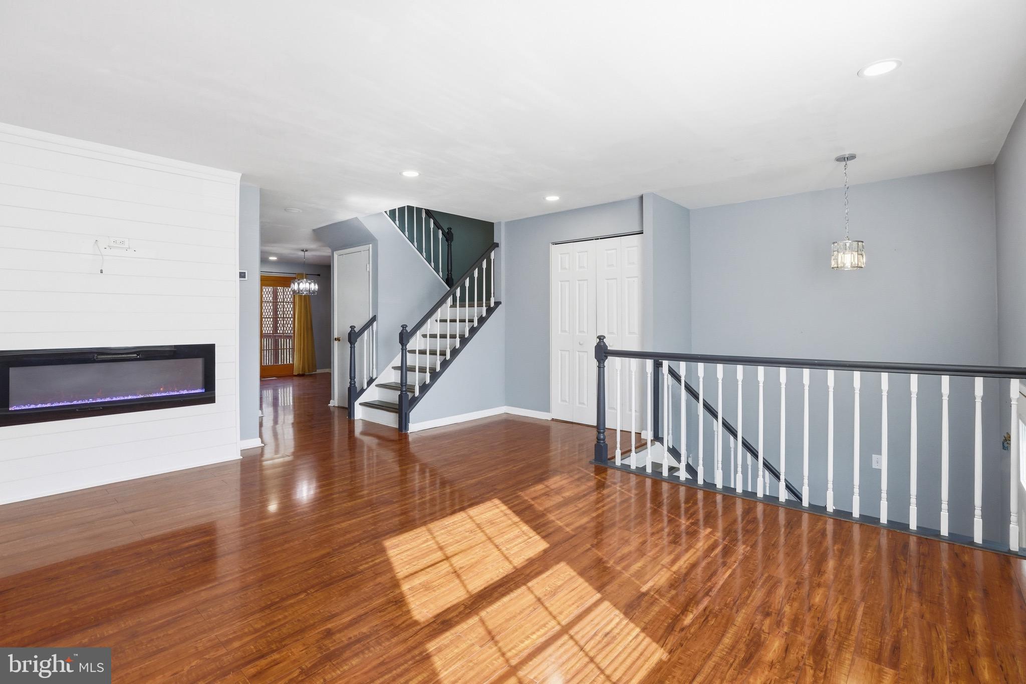 KINGS POINT - Residential