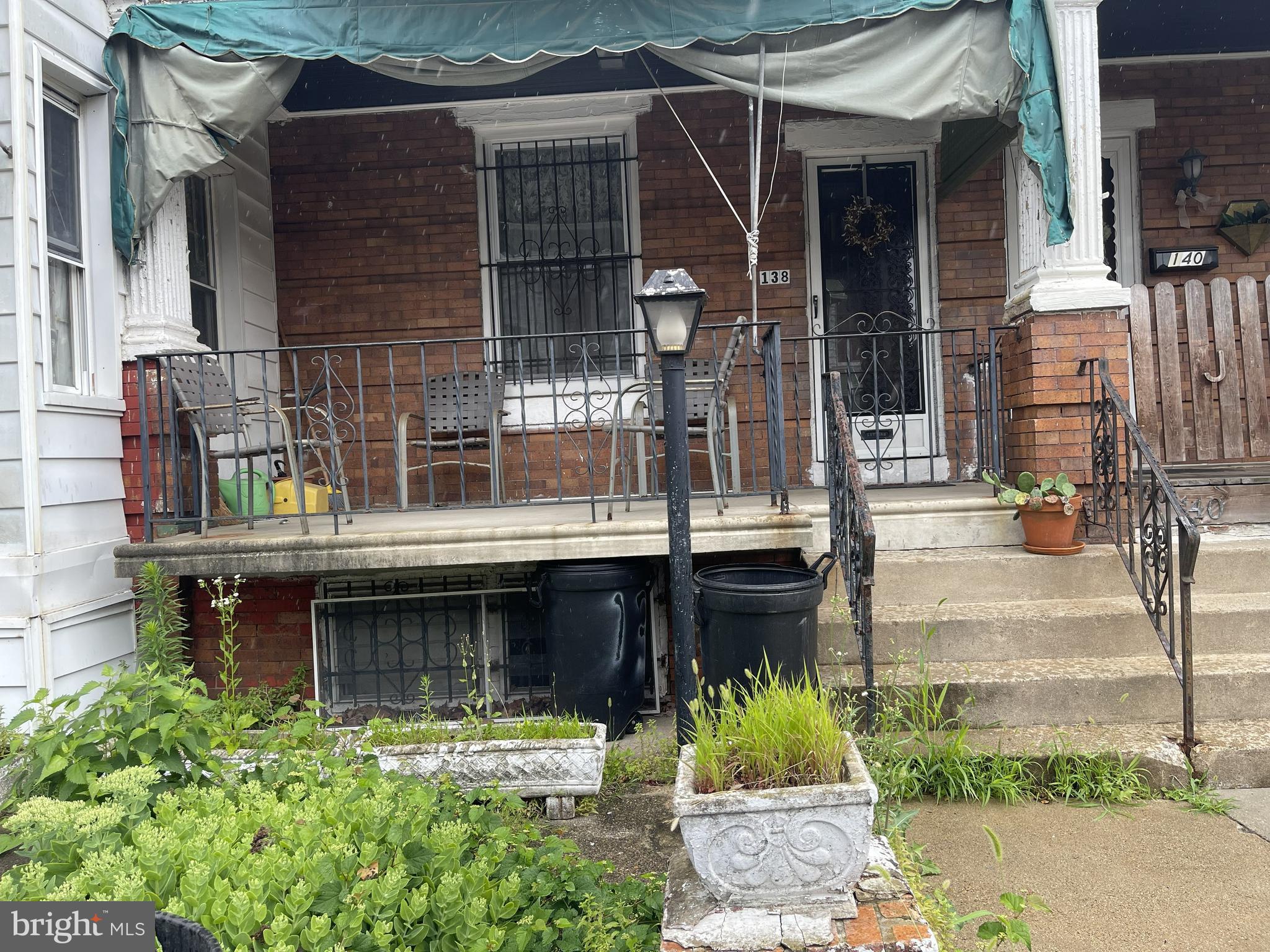 138 W POMONA STREET