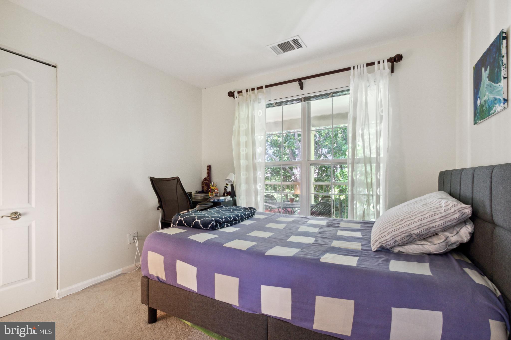 ISLAND CREEK - Residential