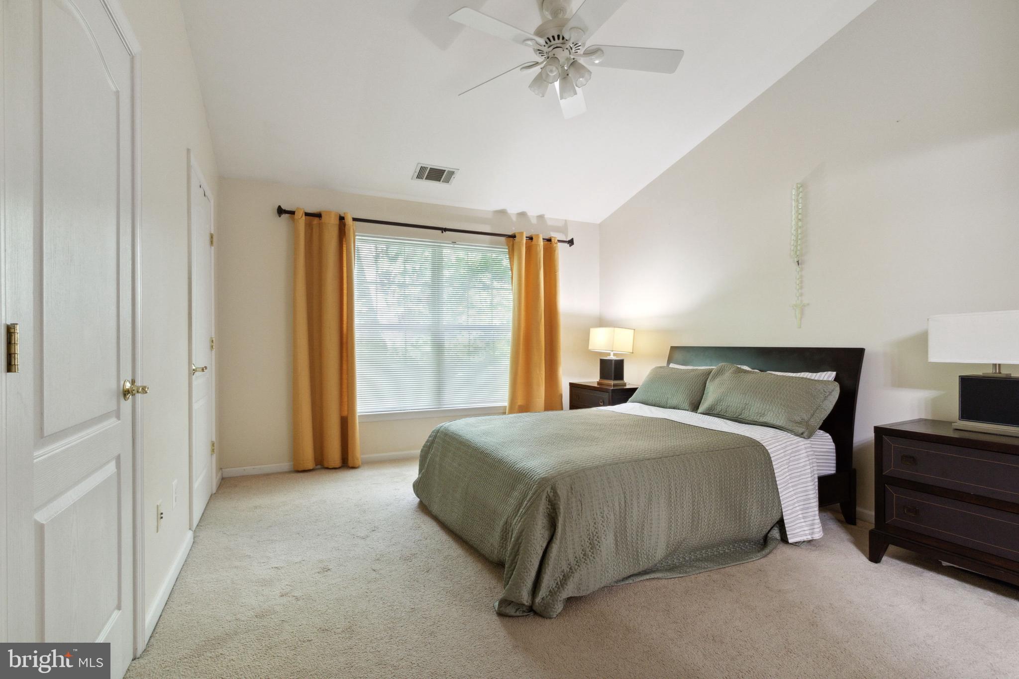 ISLAND CREEK - Residential