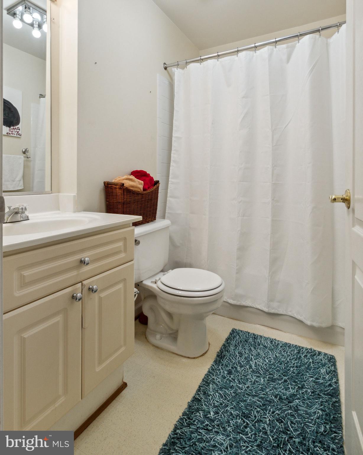 ISLAND CREEK - Residential