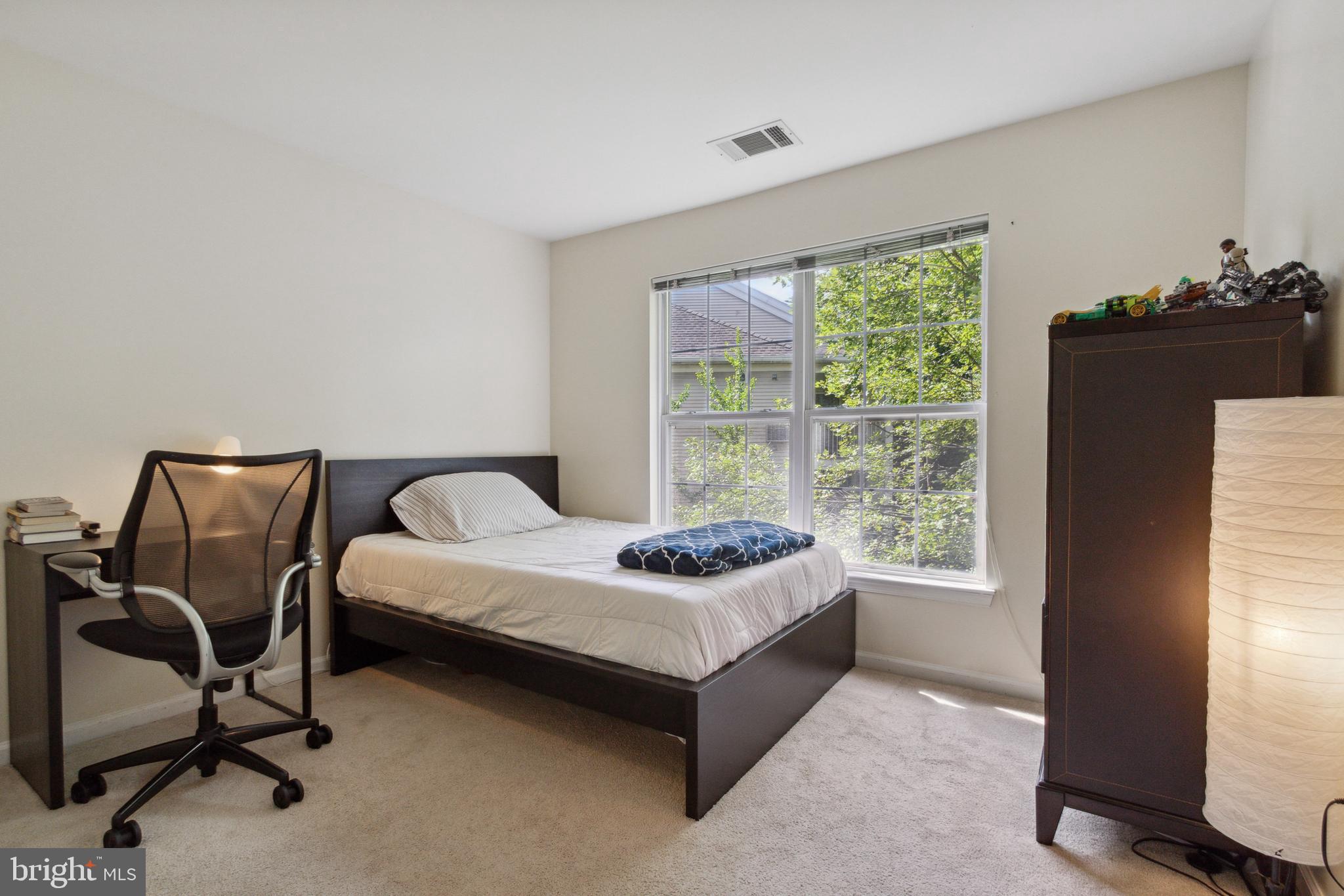 ISLAND CREEK - Residential