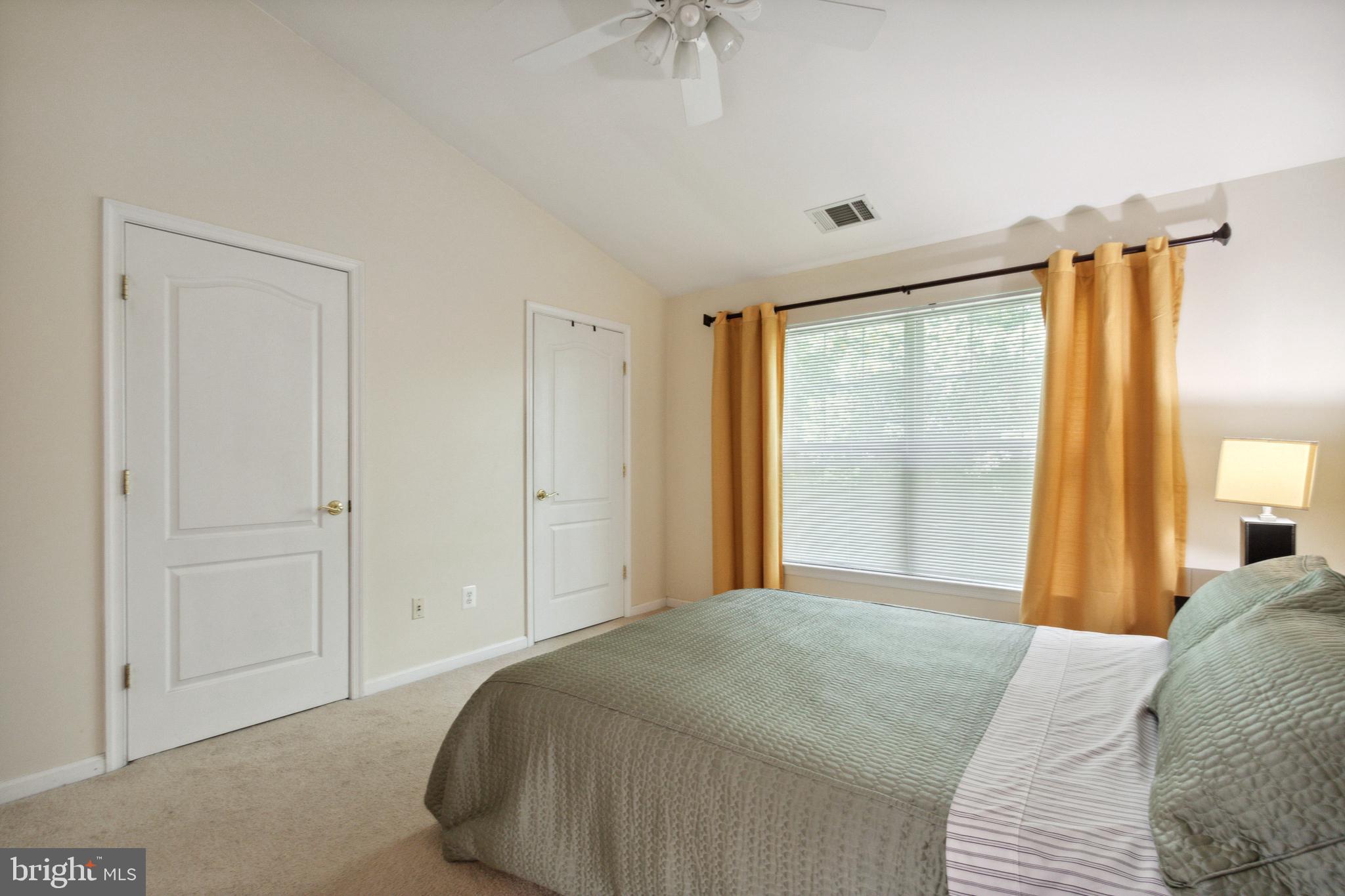 ISLAND CREEK - Residential