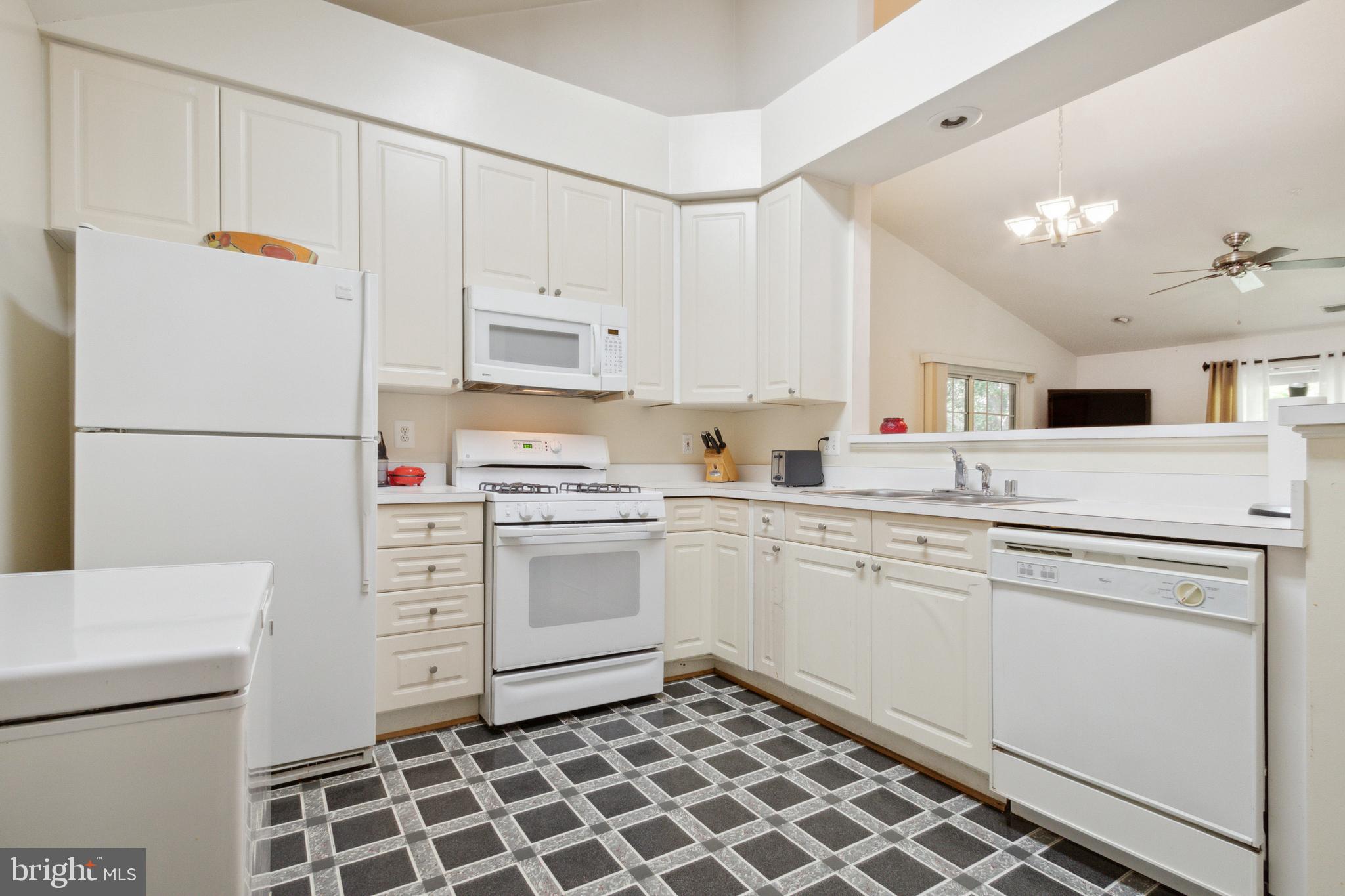 ISLAND CREEK - Residential