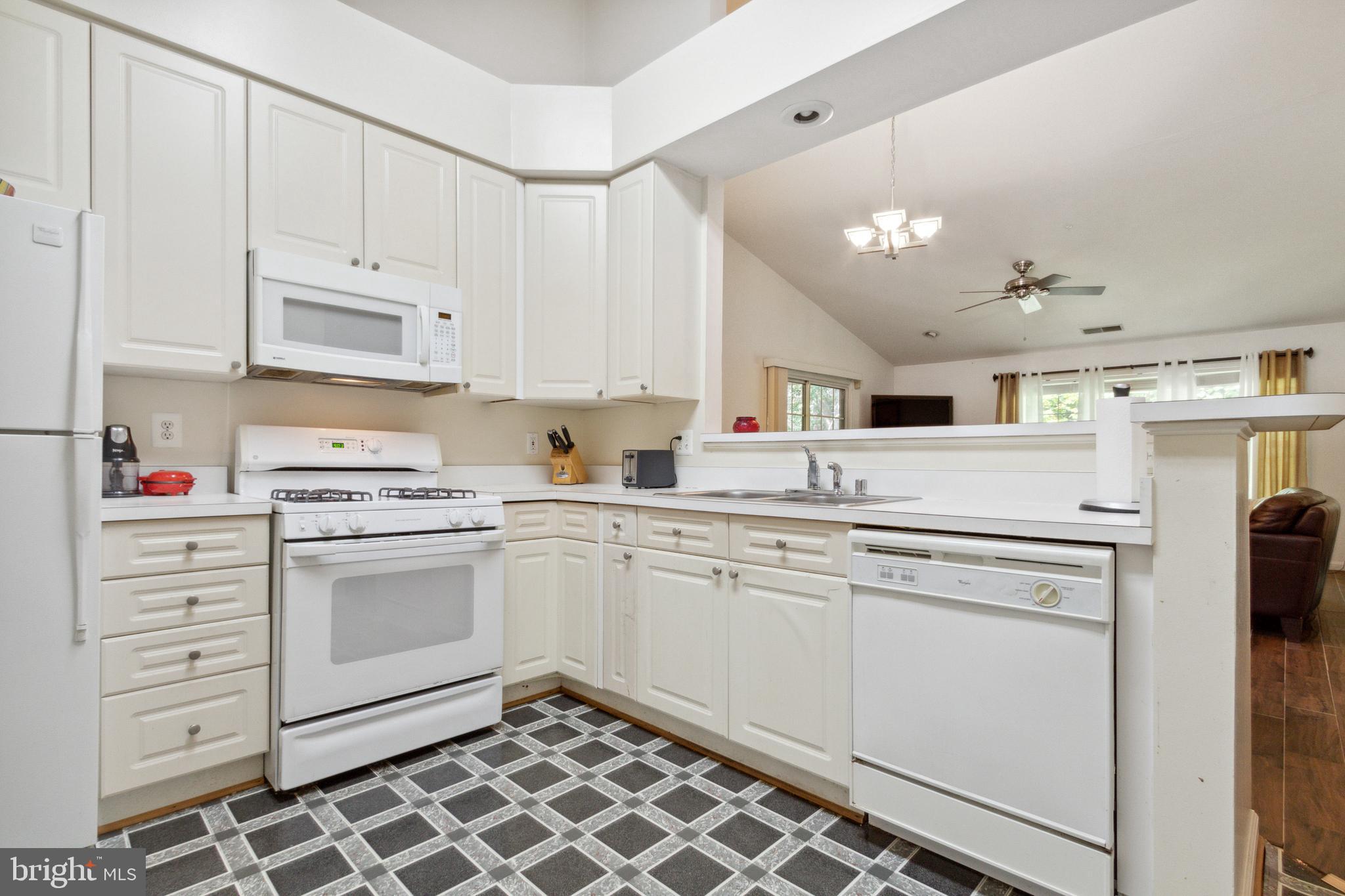 ISLAND CREEK - Residential