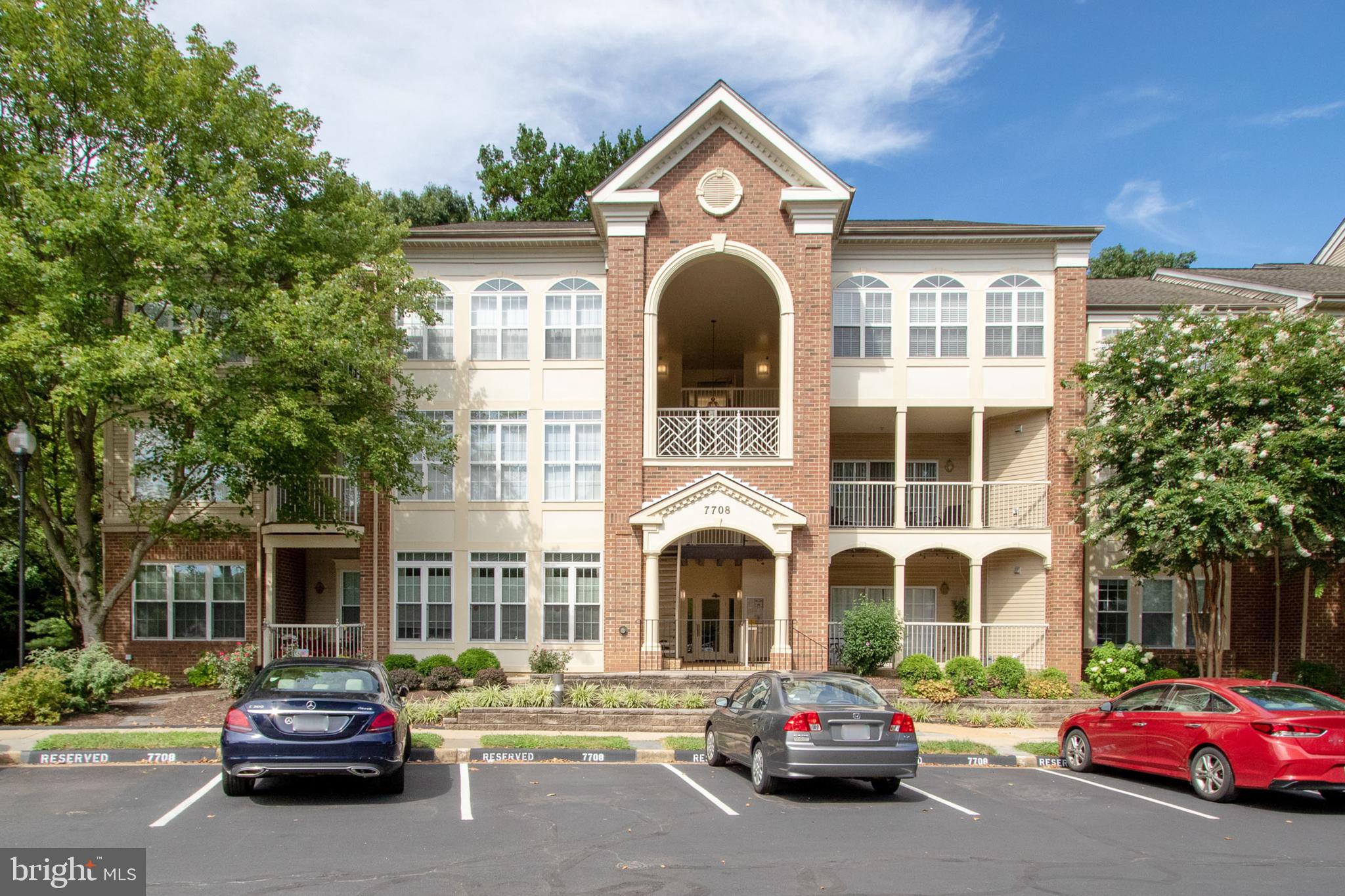 ISLAND CREEK - Residential