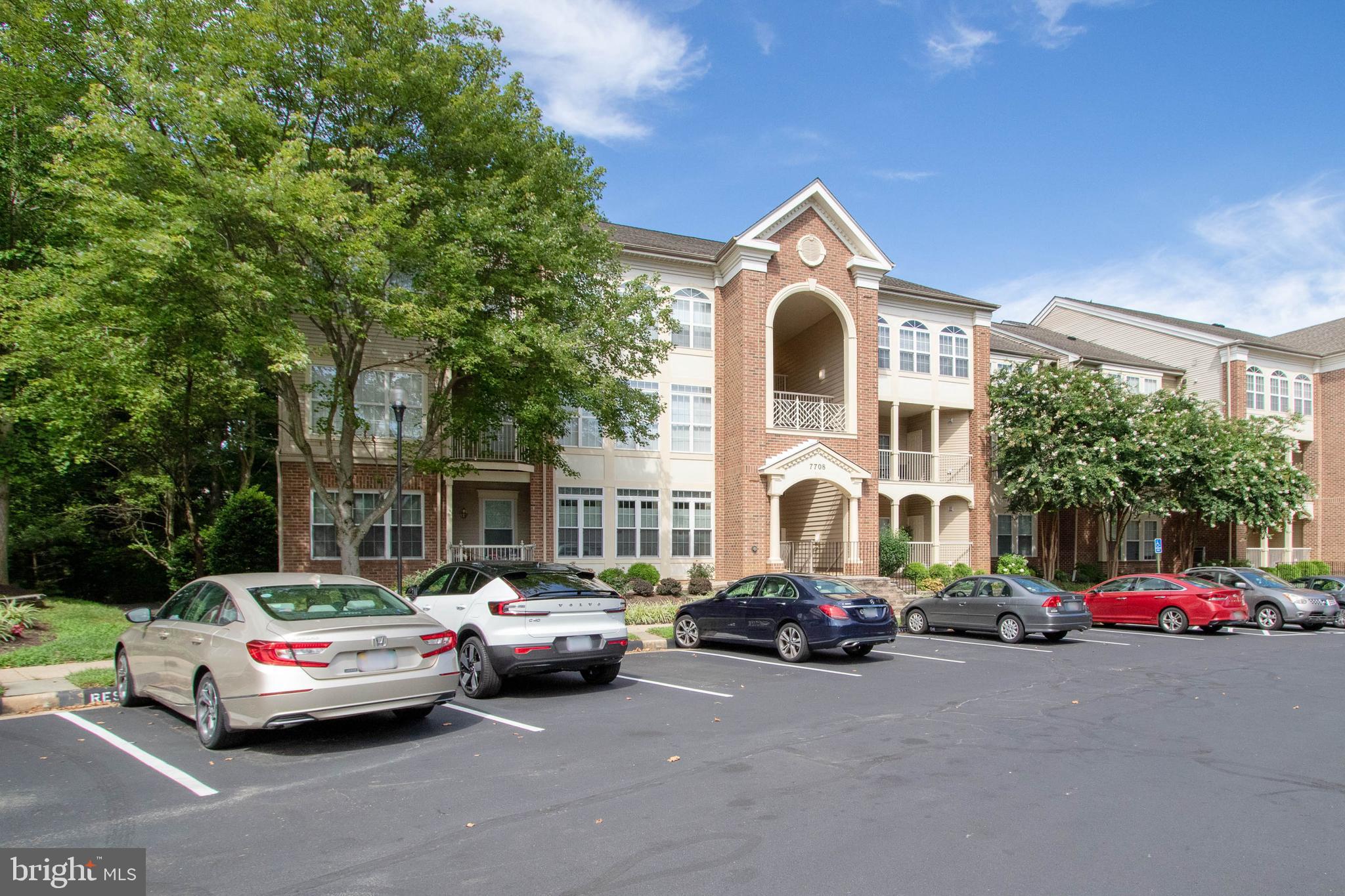 ISLAND CREEK - Residential