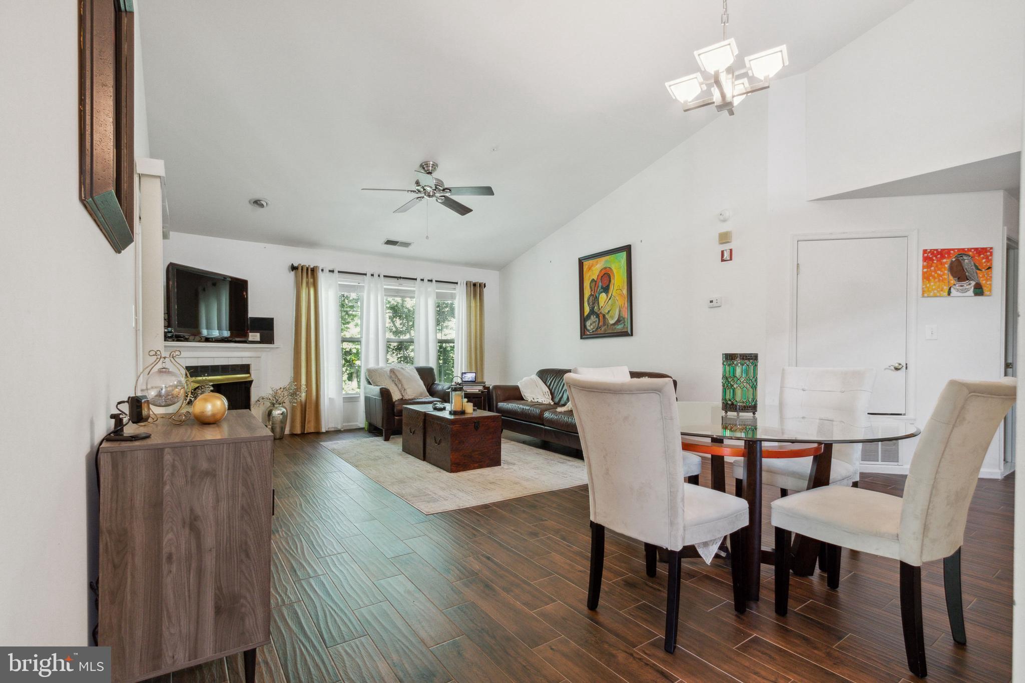 ISLAND CREEK - Residential