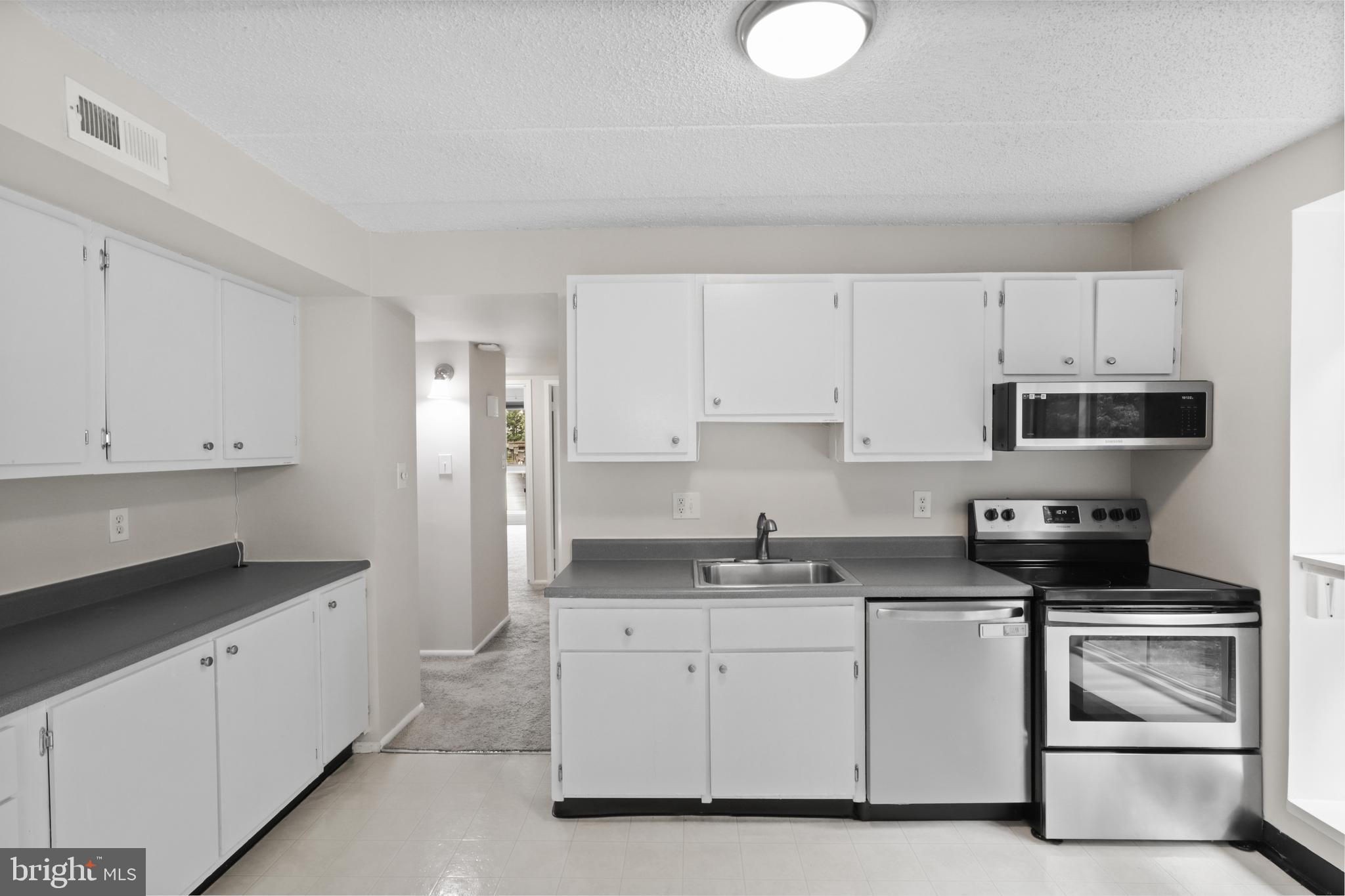 ALEXANDRIA OVERLOOK - Residential Lease