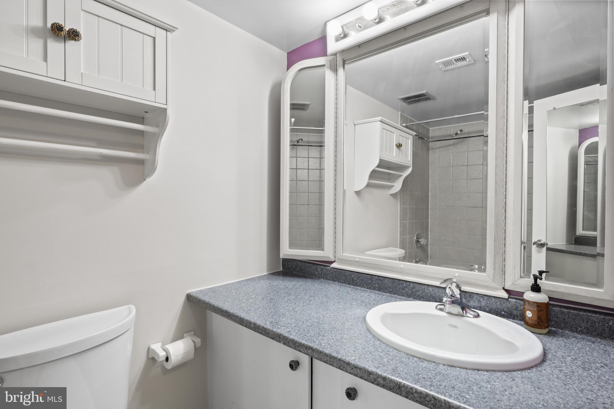 ALEXANDRIA OVERLOOK - Residential Lease