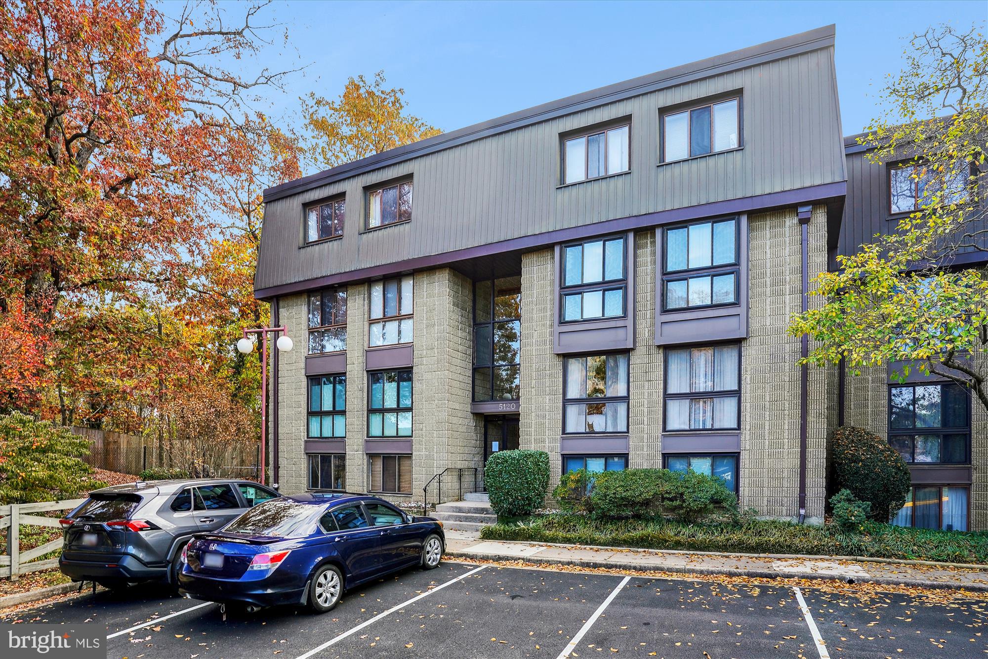 ALEXANDRIA OVERLOOK - Residential Lease