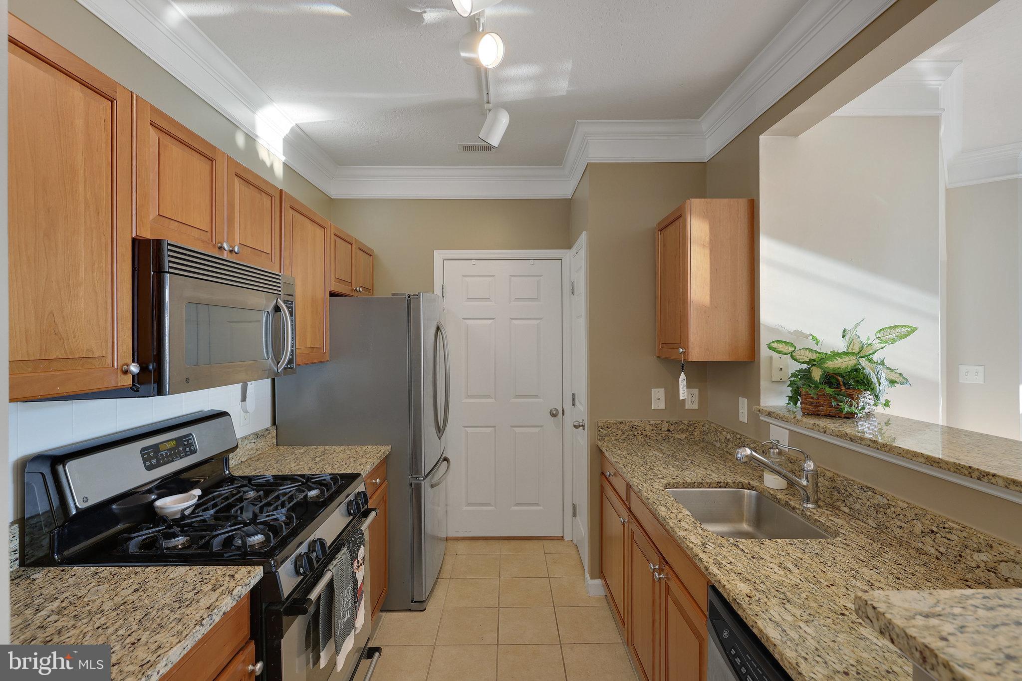 WESTCHESTER AT STRATFORD - Residential Lease