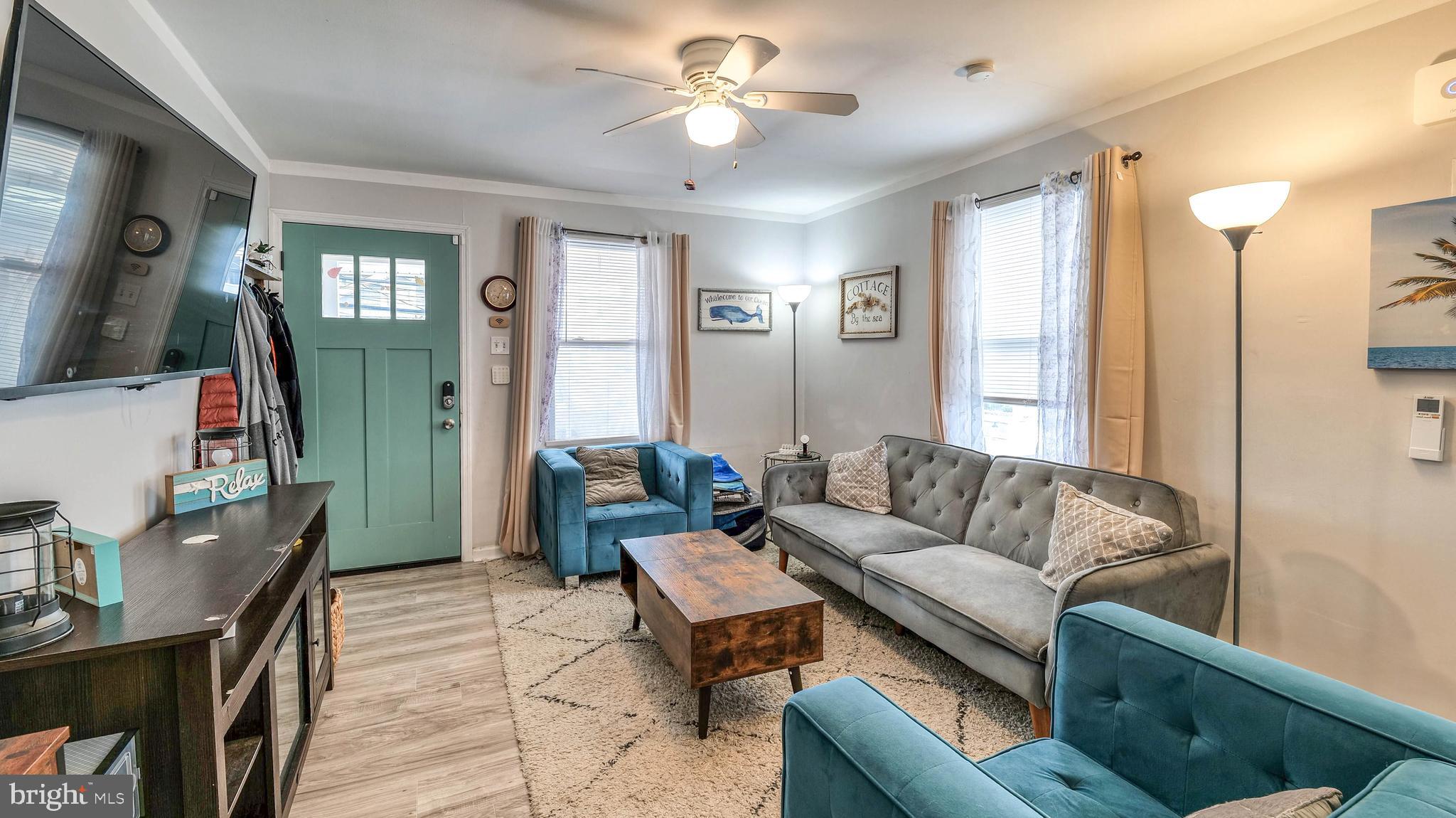 200 N SACRAMENTO AVENUE