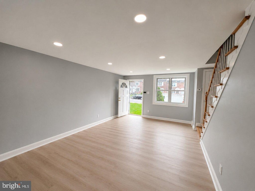 Photo of 1123 Tremont Drive, GLENOLDEN, PA 19036 (MLS # PADE2123308)