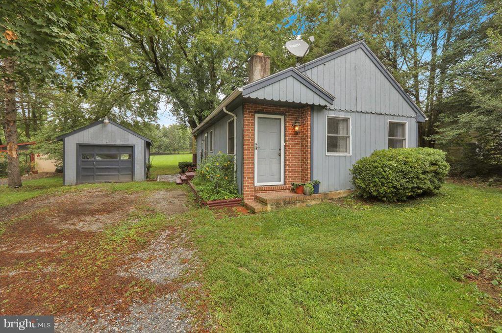 Photo of 711 Bean Hill Road, Lancaster, PA 17603 (MLS # PALA2057908)