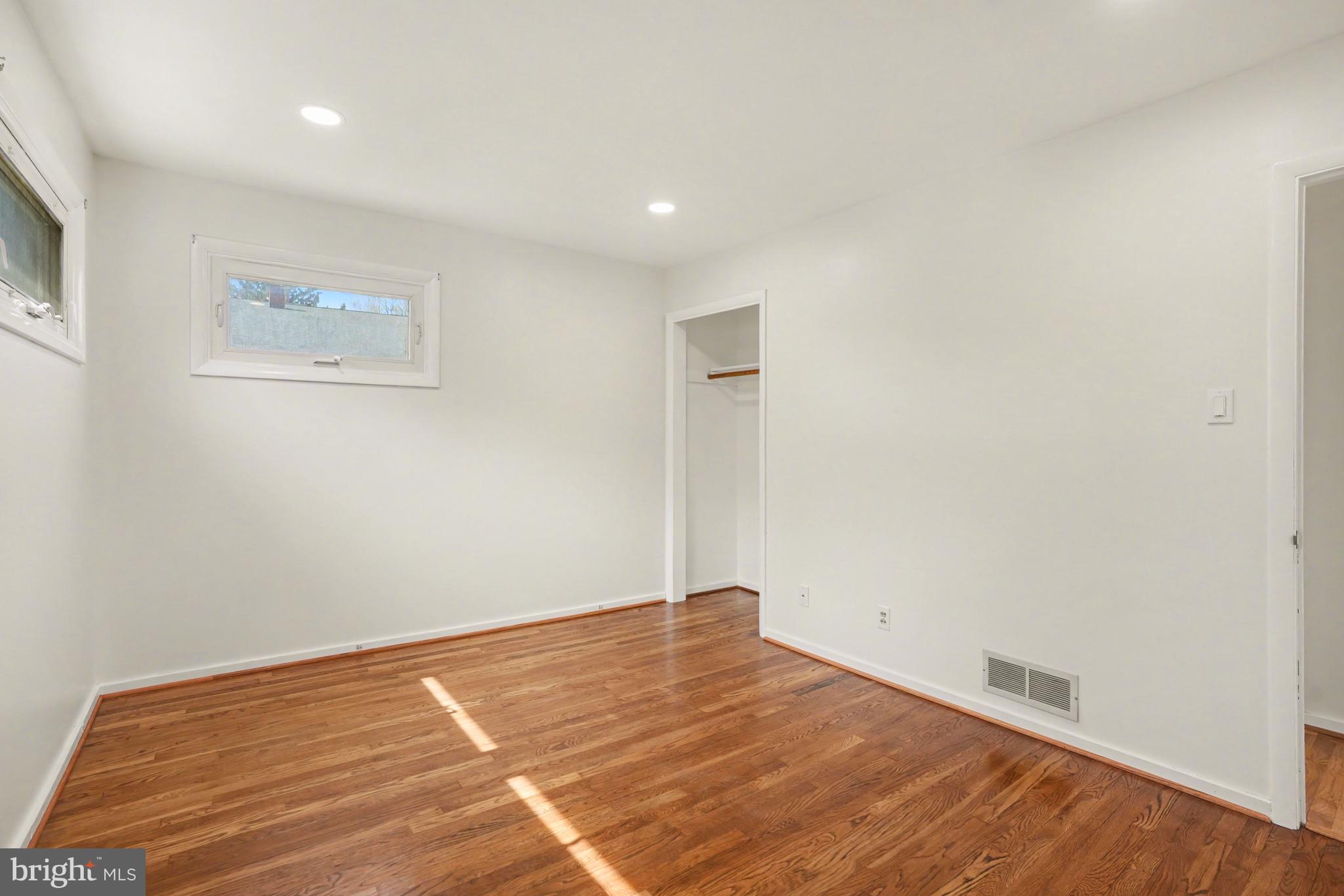 ROSSMOYNE MANOR - Residential