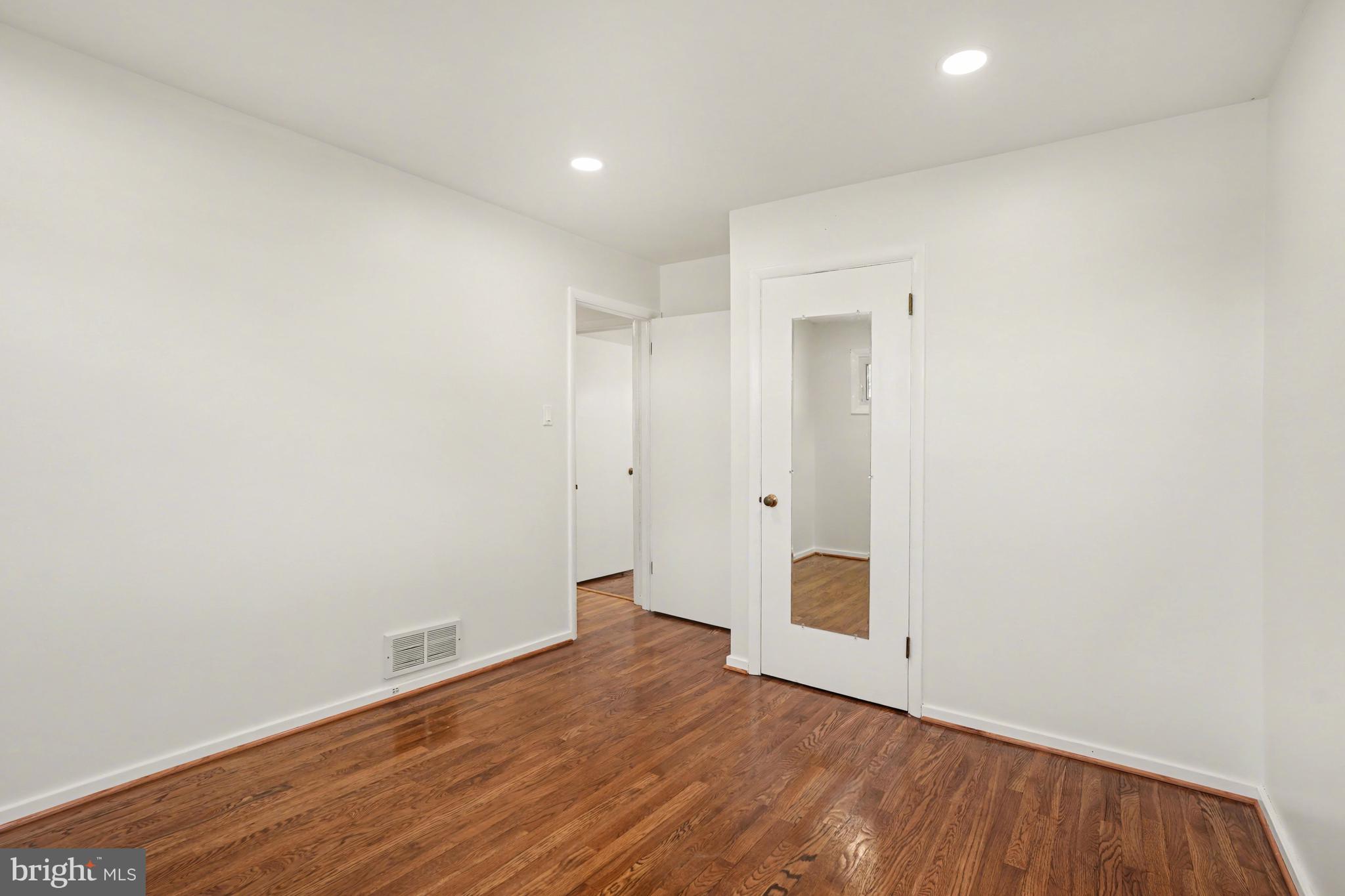 ROSSMOYNE MANOR - Residential