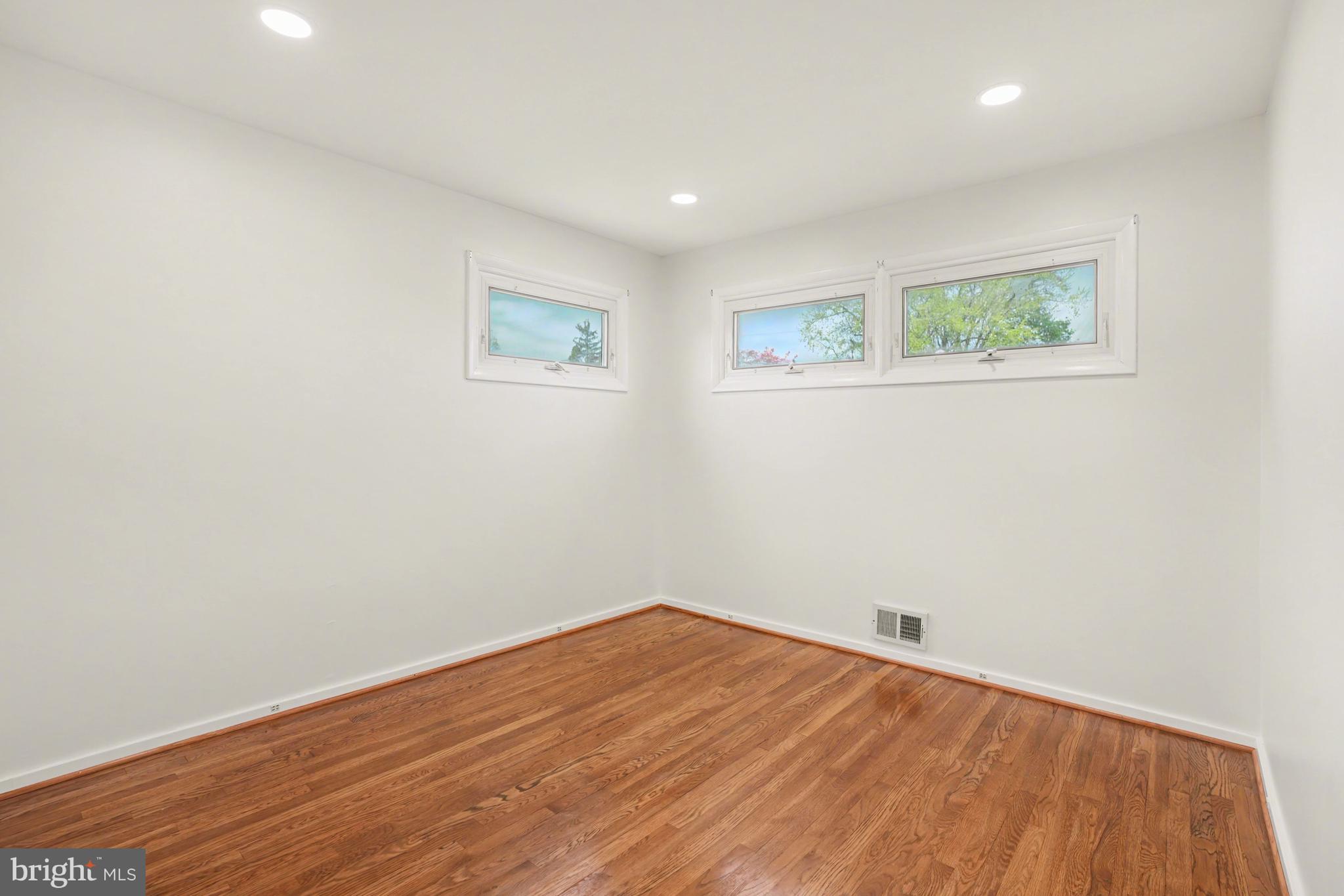 ROSSMOYNE MANOR - Residential