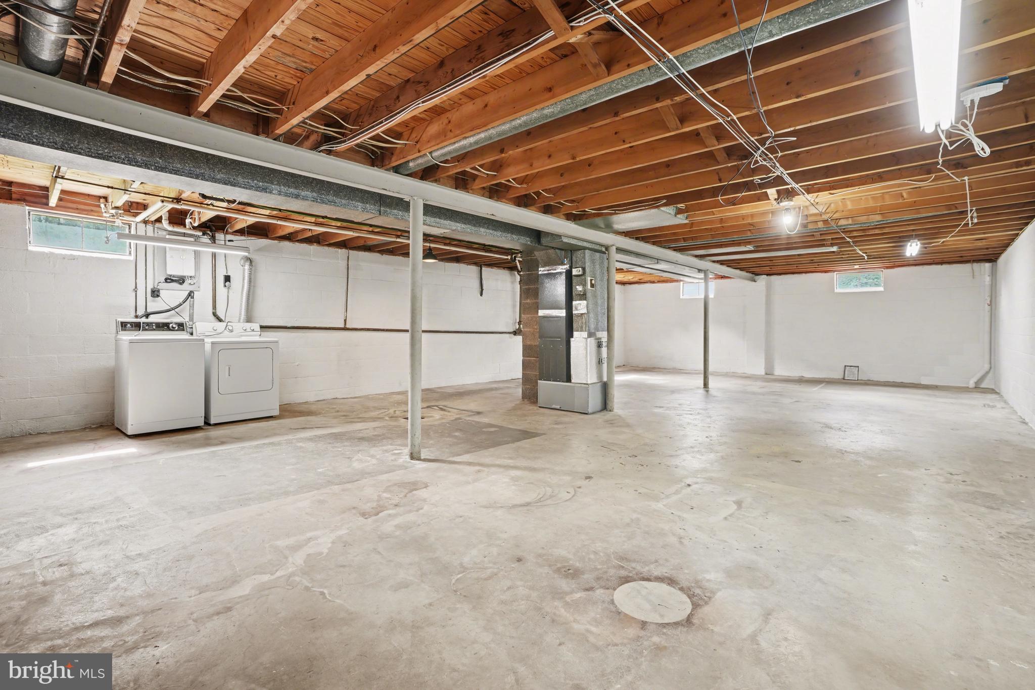 ROSSMOYNE MANOR - Residential