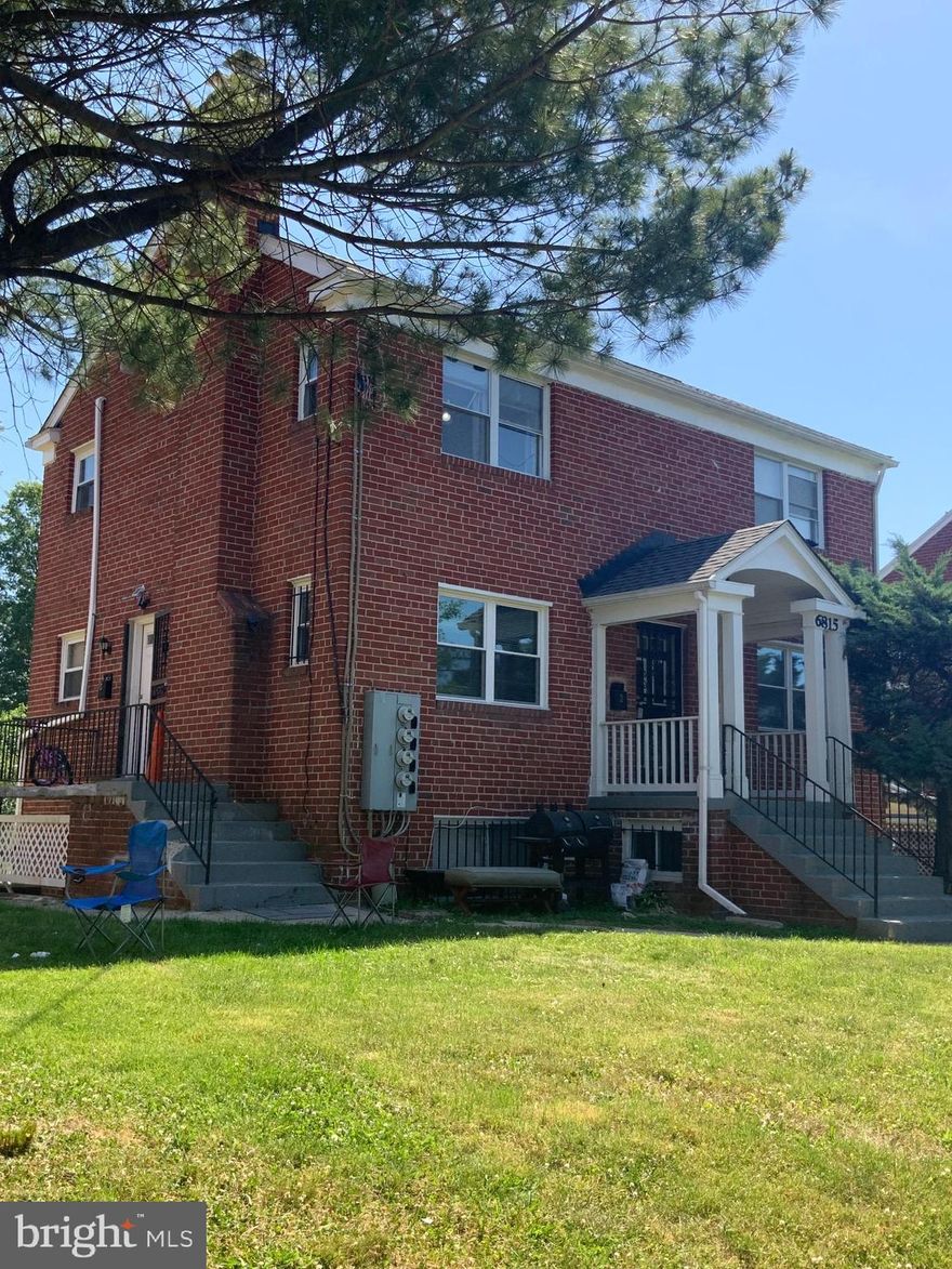 Move-in ready 2BR/1BA at Takoma park convenient location fresh paint, Hardwood floor Water and sewer included in the rent