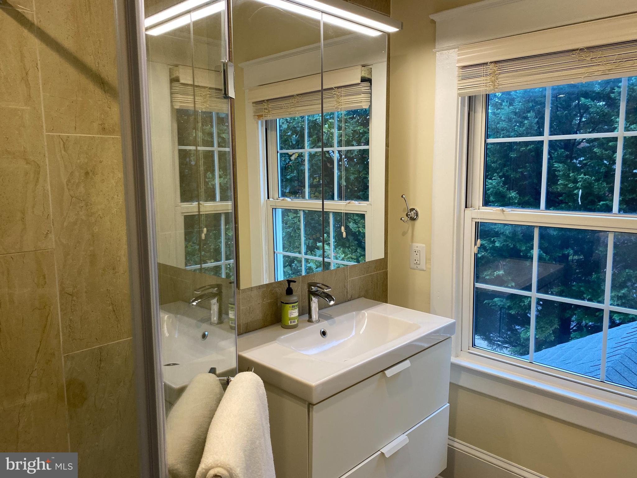 WAVERLY HILLS - Residential Lease