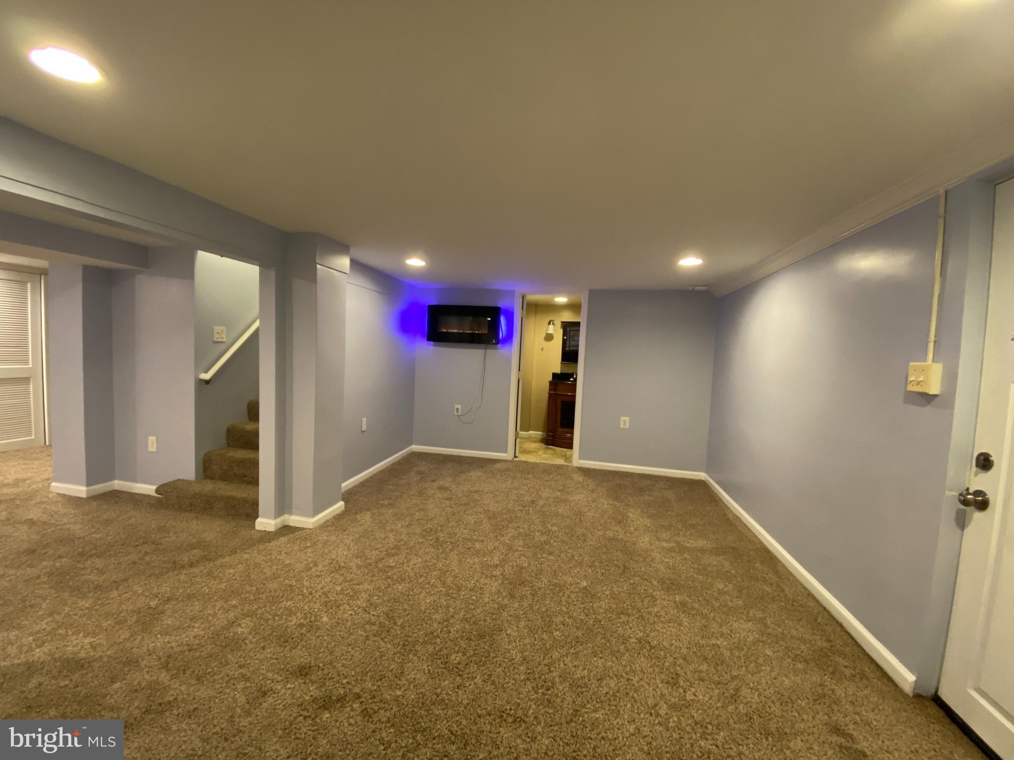 WAVERLY HILLS - Residential Lease