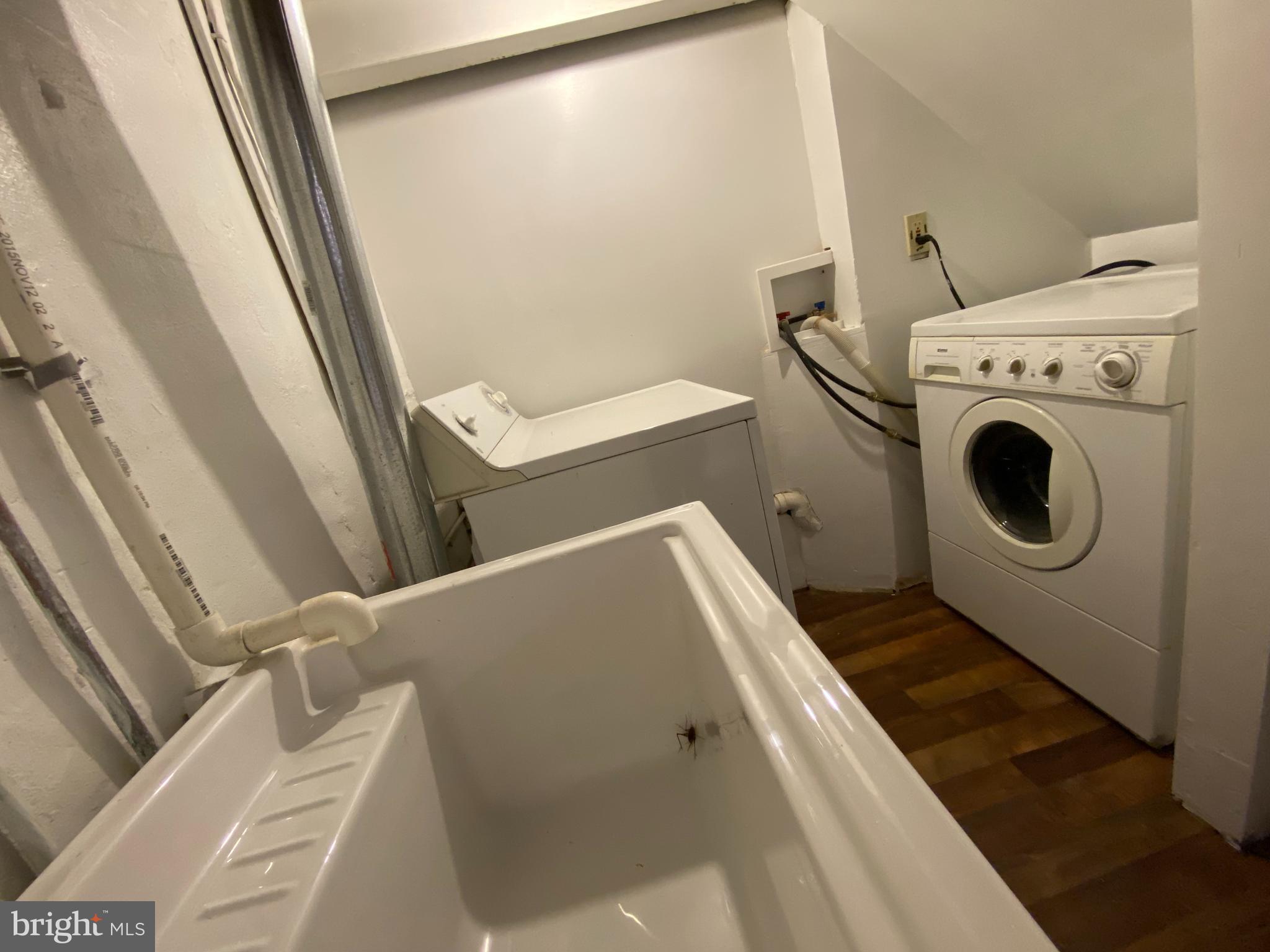 WAVERLY HILLS - Residential Lease