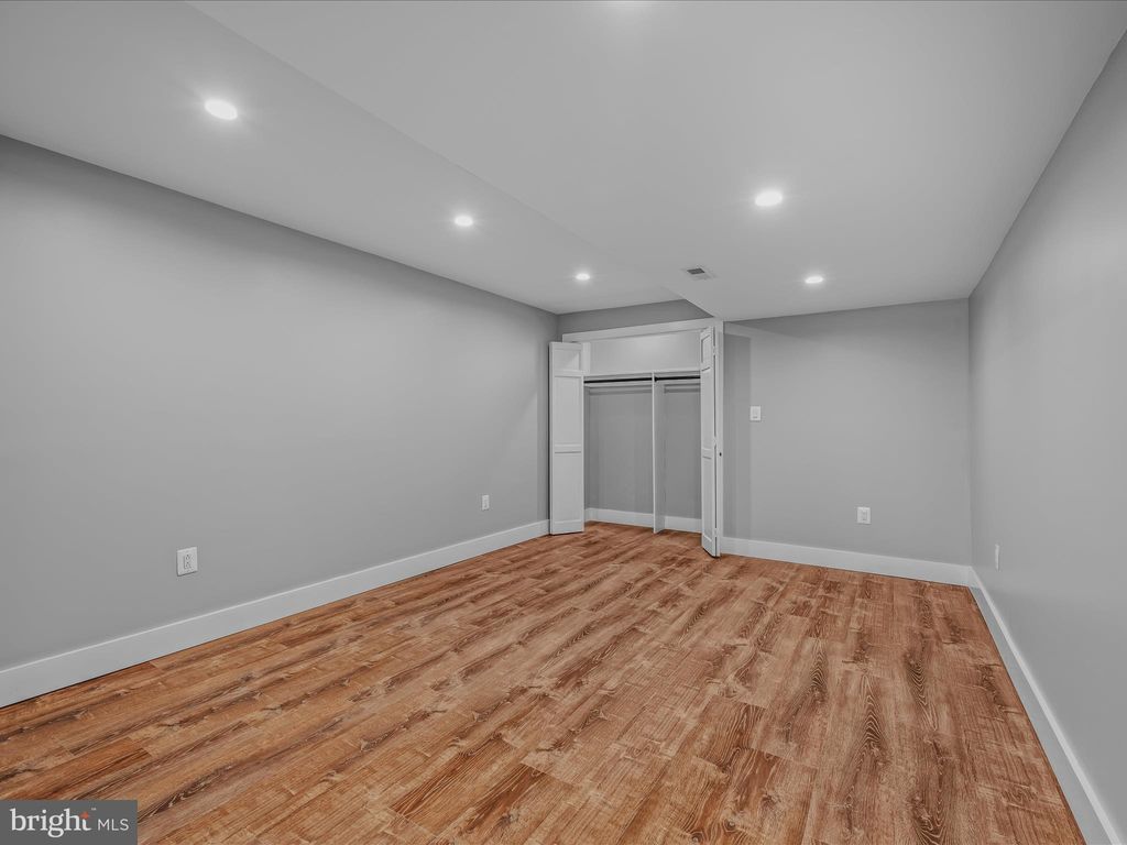 listing image 75