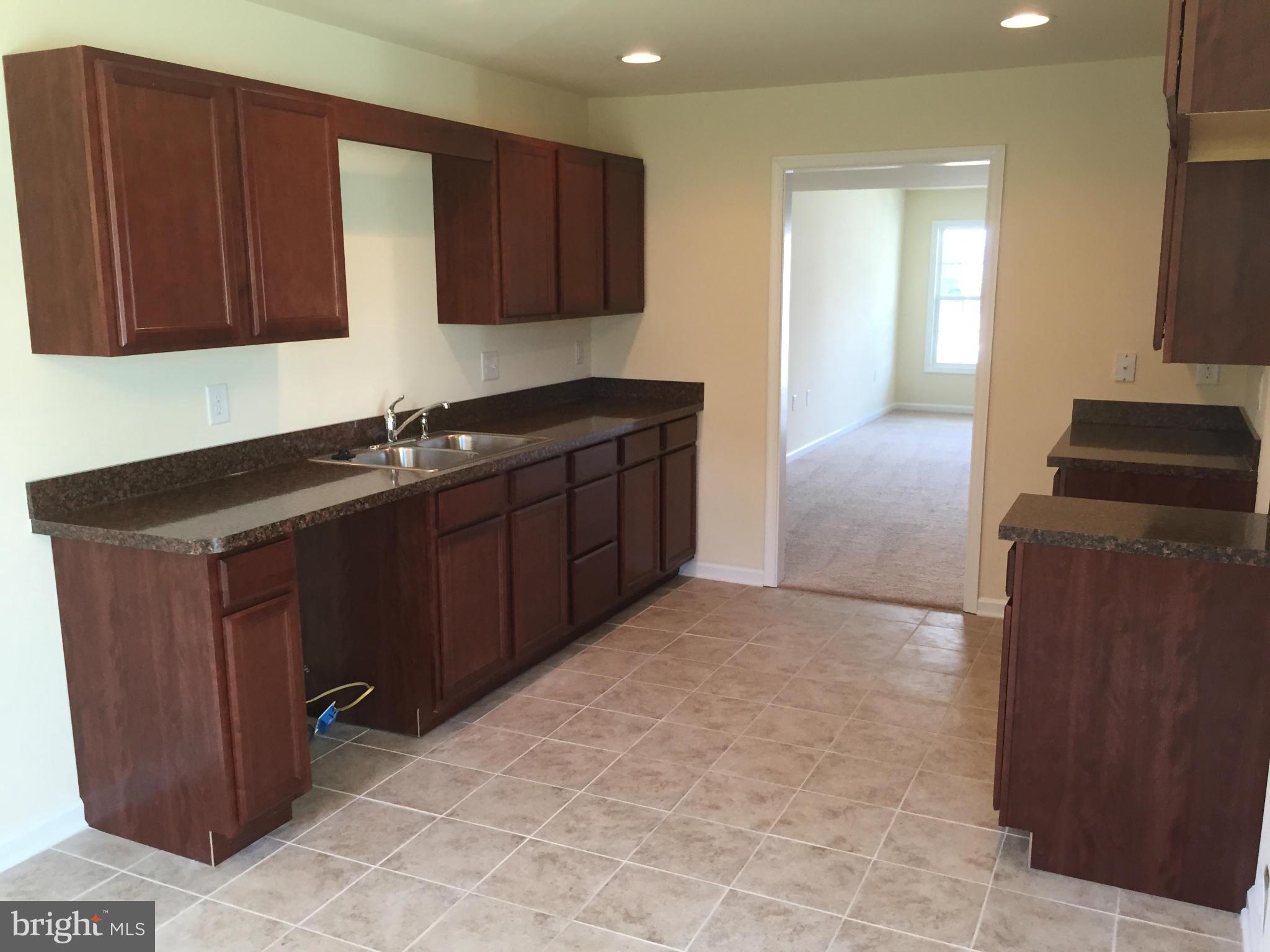 THE TOWNES AT OAKHURST - Residential