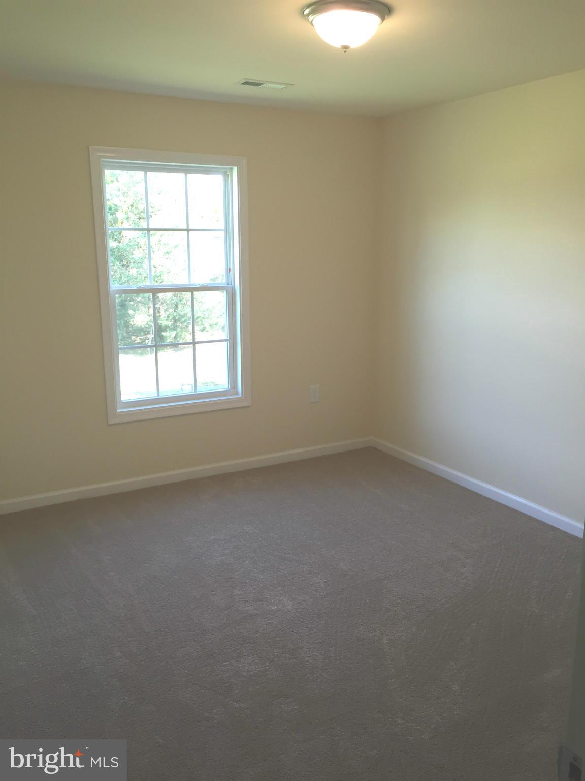 THE TOWNES AT OAKHURST - Residential