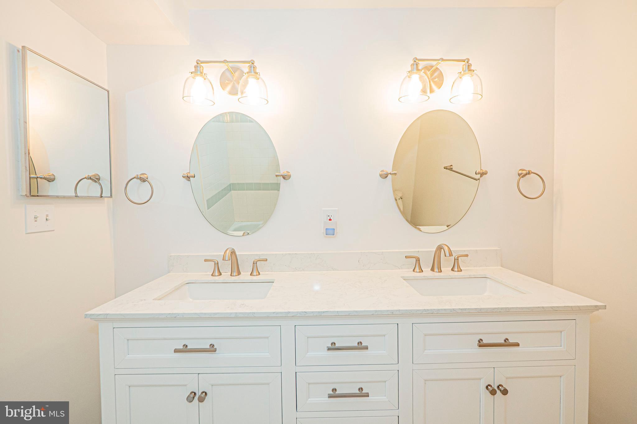 STEDWICK TOWNHOUSES - Residential