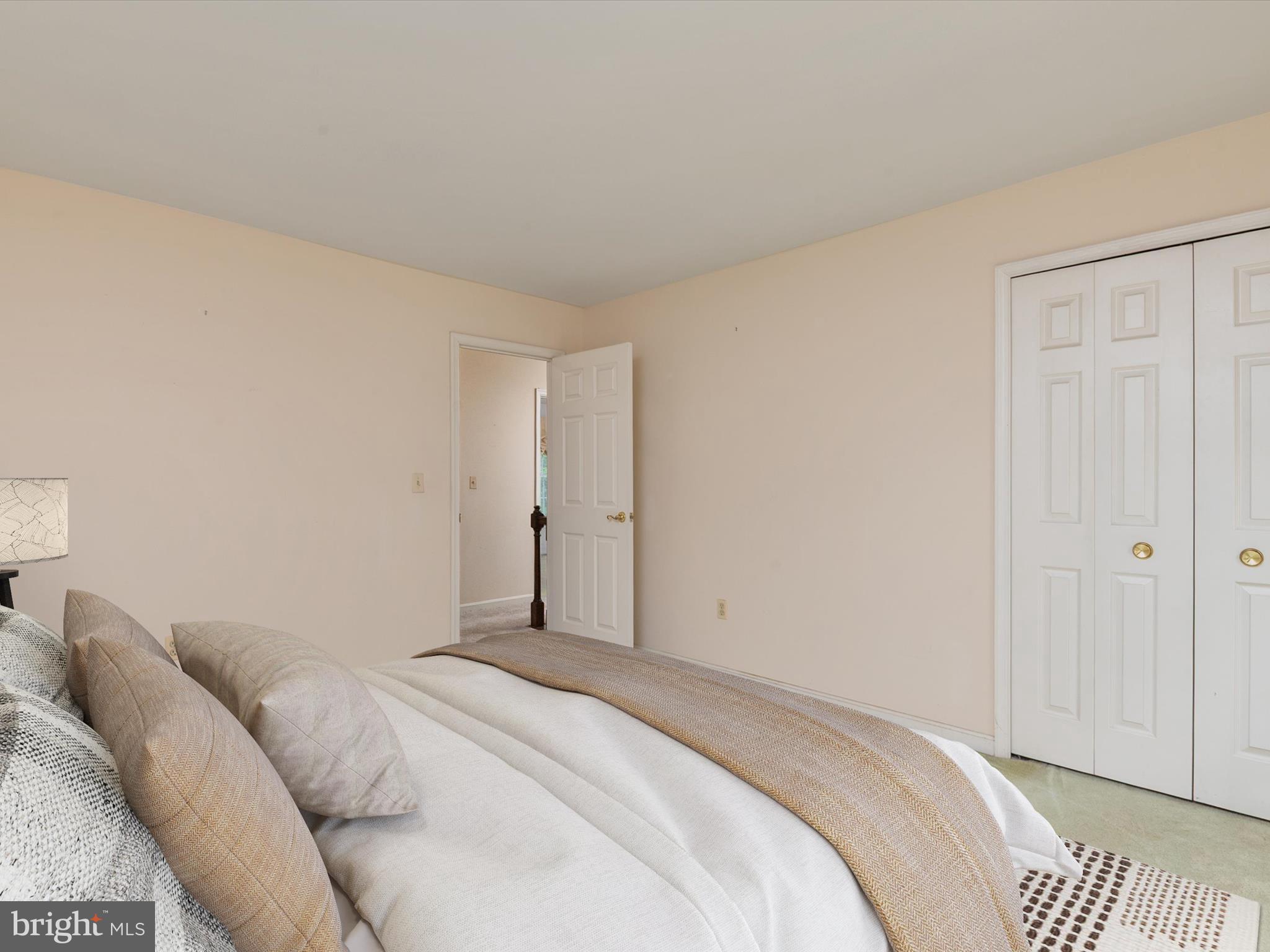 HUNT MEADOW - Residential