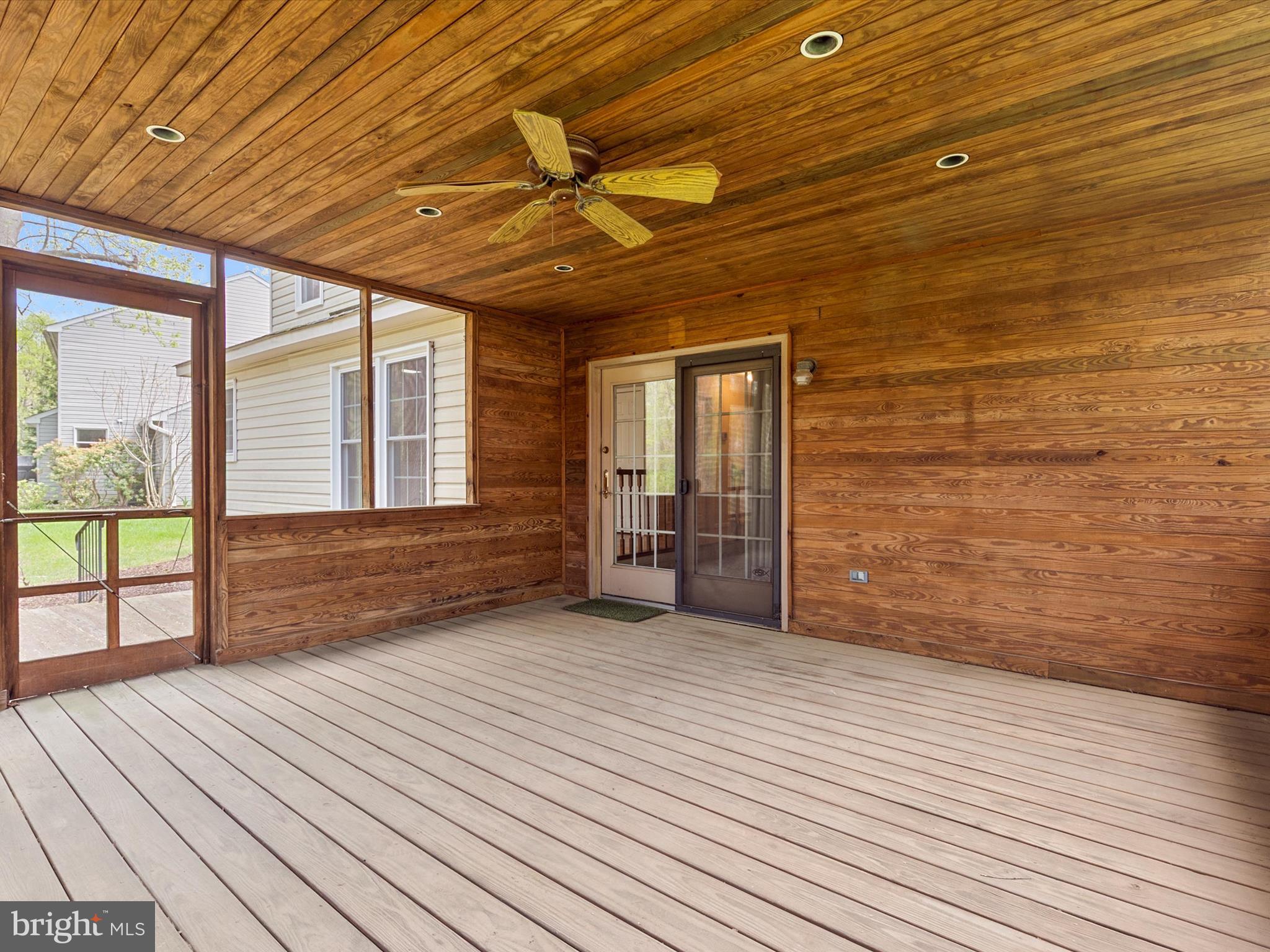 HUNT MEADOW - Residential