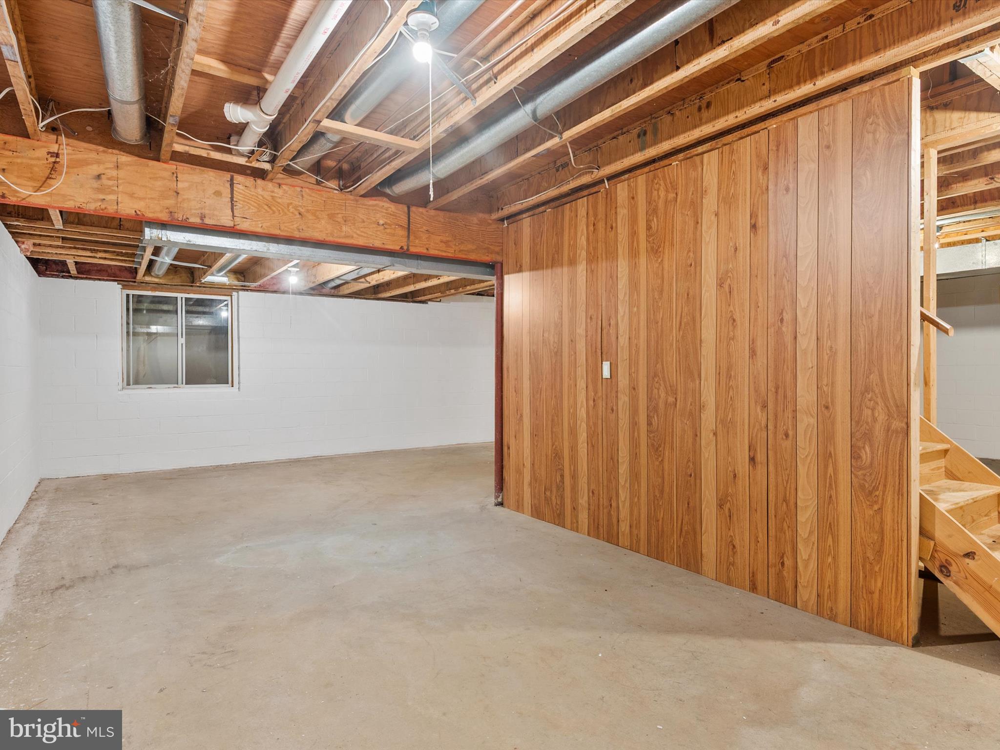 HUNT MEADOW - Residential