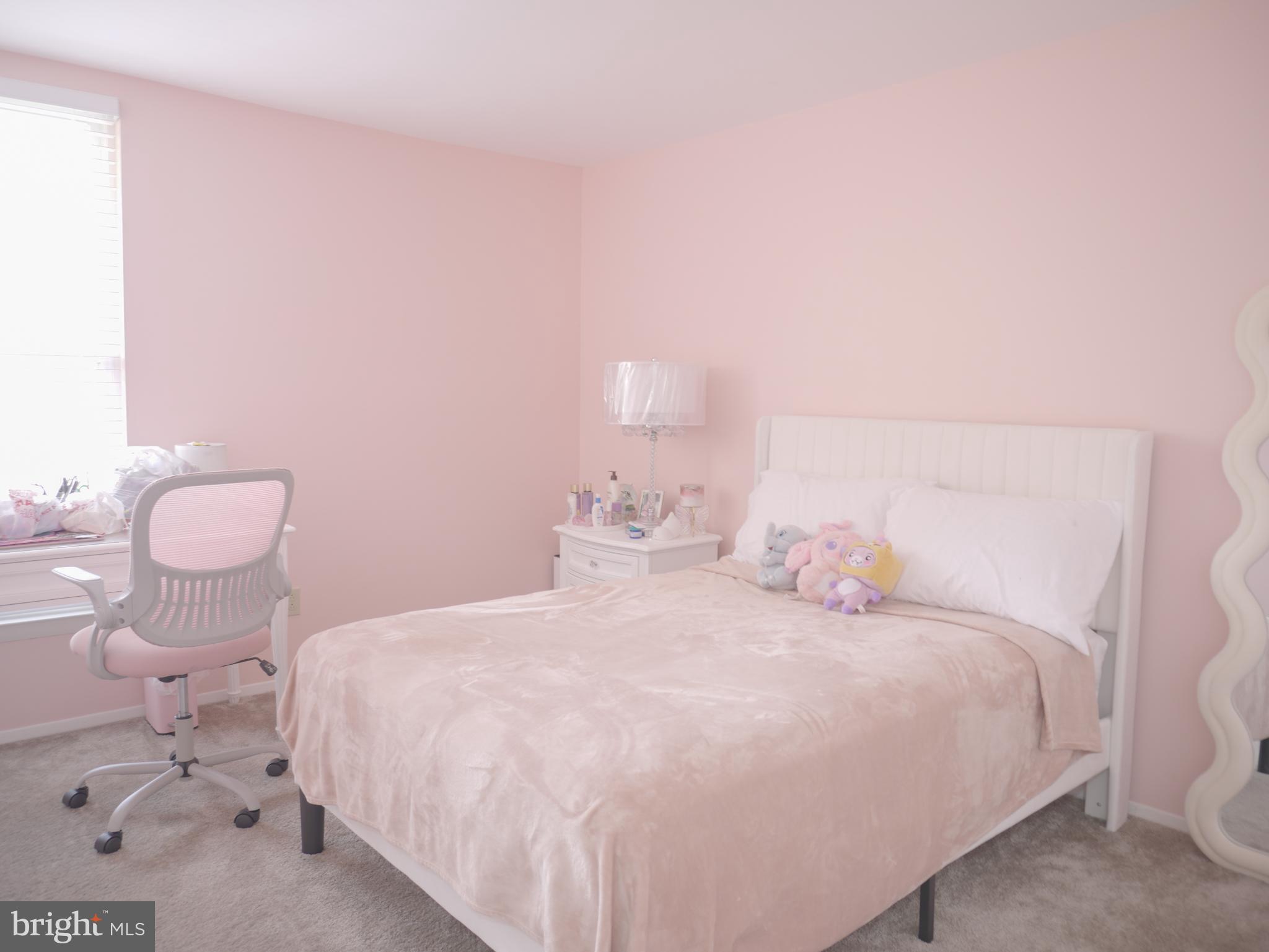 HUNTLEY SQUARE CONDOMINIUMS - Residential