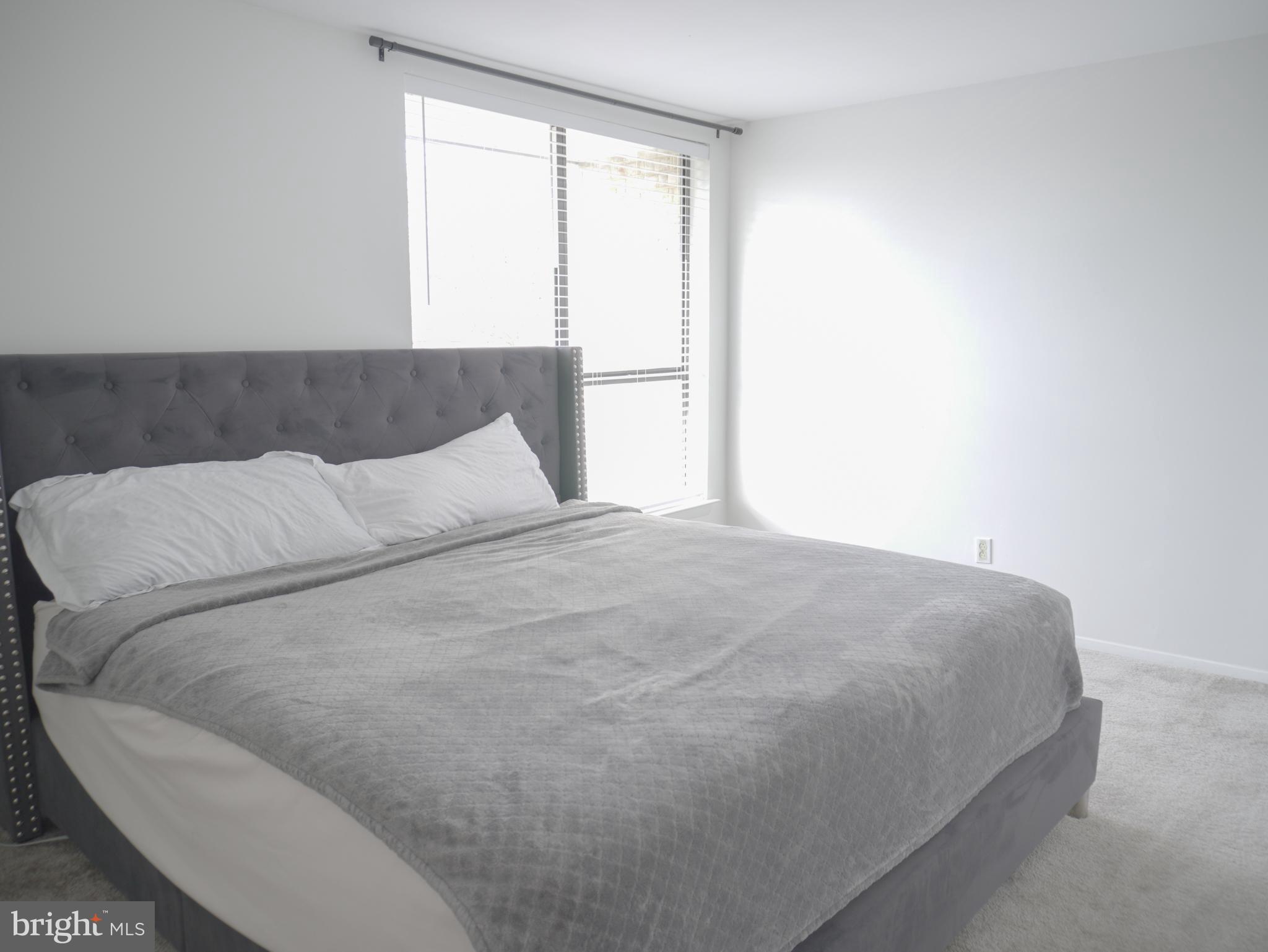 HUNTLEY SQUARE CONDOMINIUMS - Residential