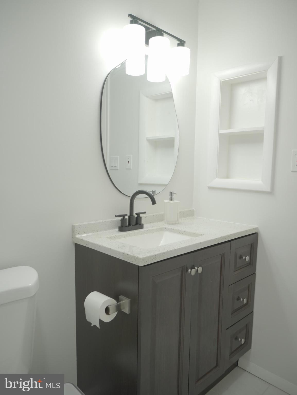 HUNTLEY SQUARE CONDOMINIUMS - Residential