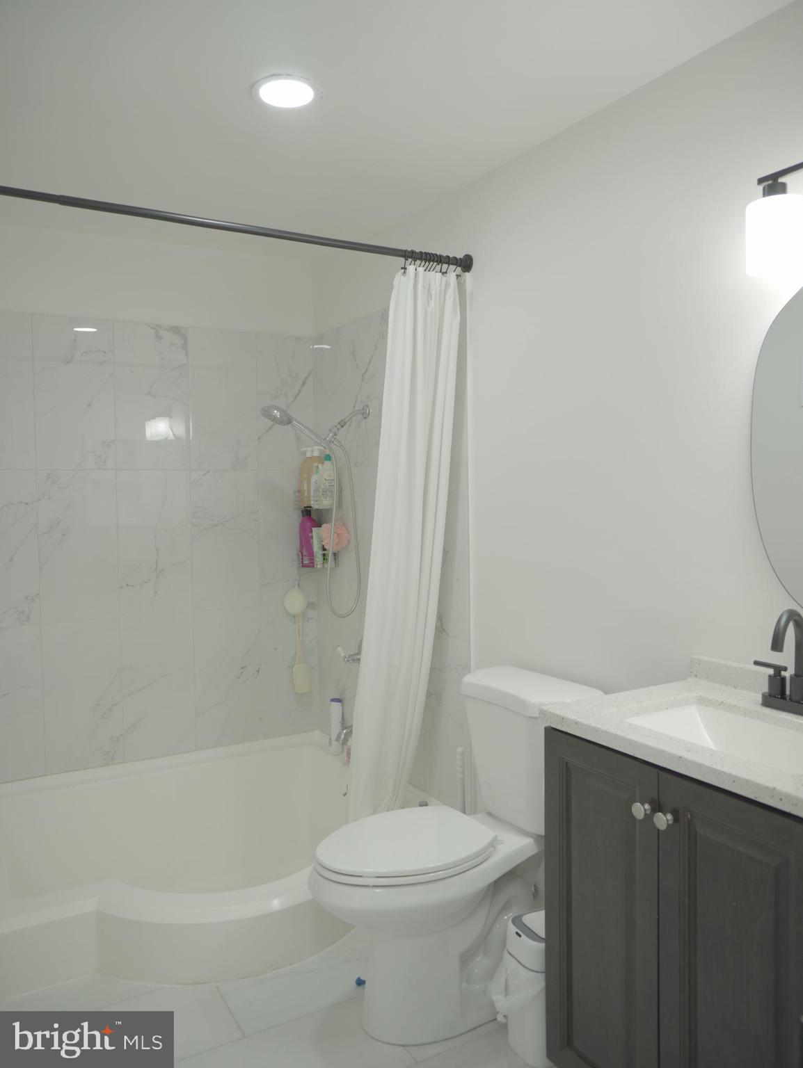 HUNTLEY SQUARE CONDOMINIUMS - Residential