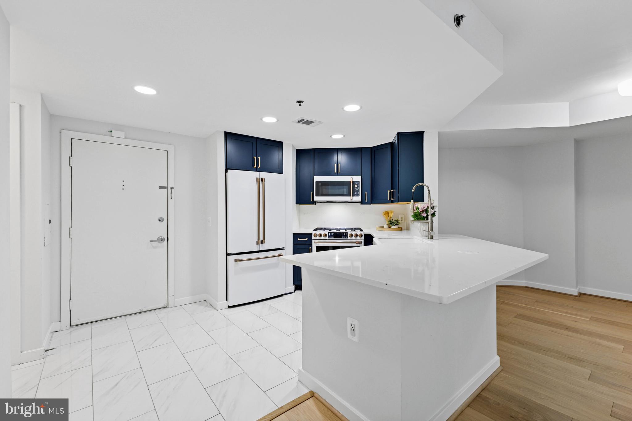 3883 CONNECTICUT AVENUE NW 313