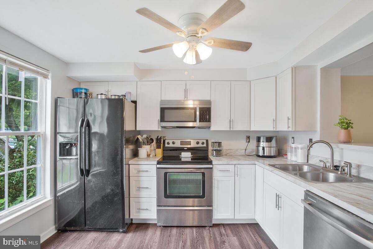 CHESAPEAKE LIGHTHOUSE - Residential