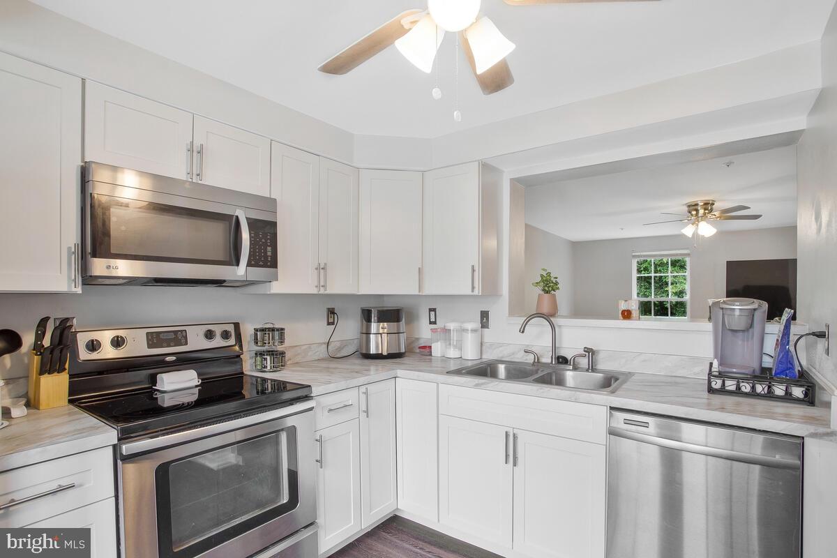 CHESAPEAKE LIGHTHOUSE - Residential