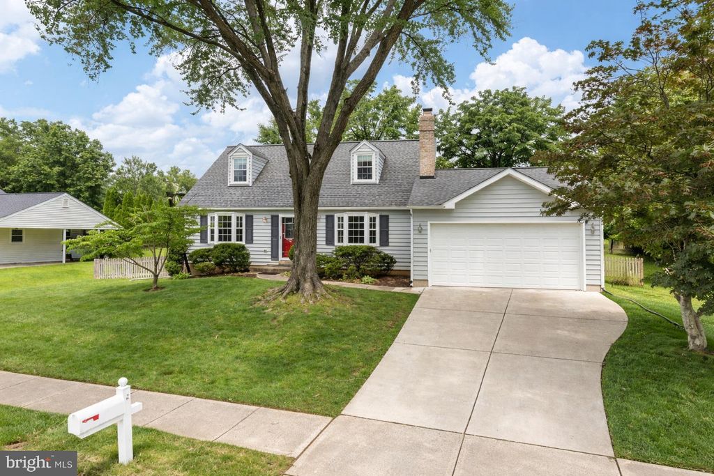Photo of 10118 Spinning Wheel Court, FAIRFAX, VA 22032 (MLS # VAFX2292658)