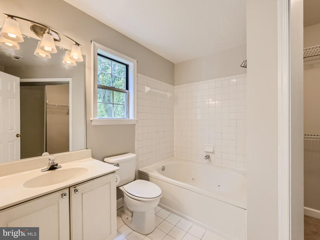 FALLS GABLE - Residential