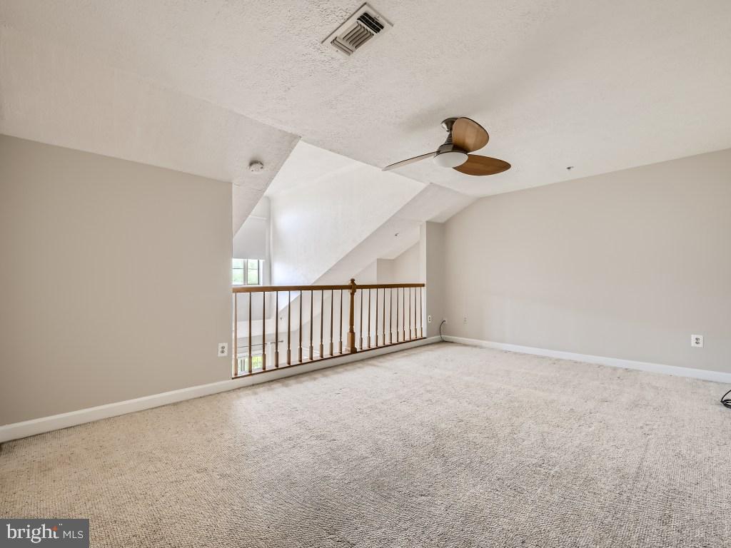 FALLS GABLE - Residential