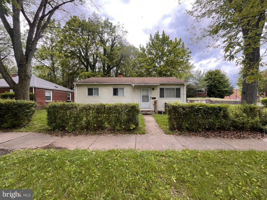 A nice student permitted property close to PSU with a very strong rental history. 

Property Part of Student Investment Portfolio that includes 518 S. Garner (PACE251808), 253 E. Nittany (PACE2518106), 273 W. Whitehall - 2 units (PACE2518110). All units are currently leased and leased through 2027. 

Total of 4 Properties (5 units). Properties can be purchased individually or as an Investment Portfolio. 

Showing Window - Friday 1pm to 4pm. 
Offers Due Sunday 3/22
