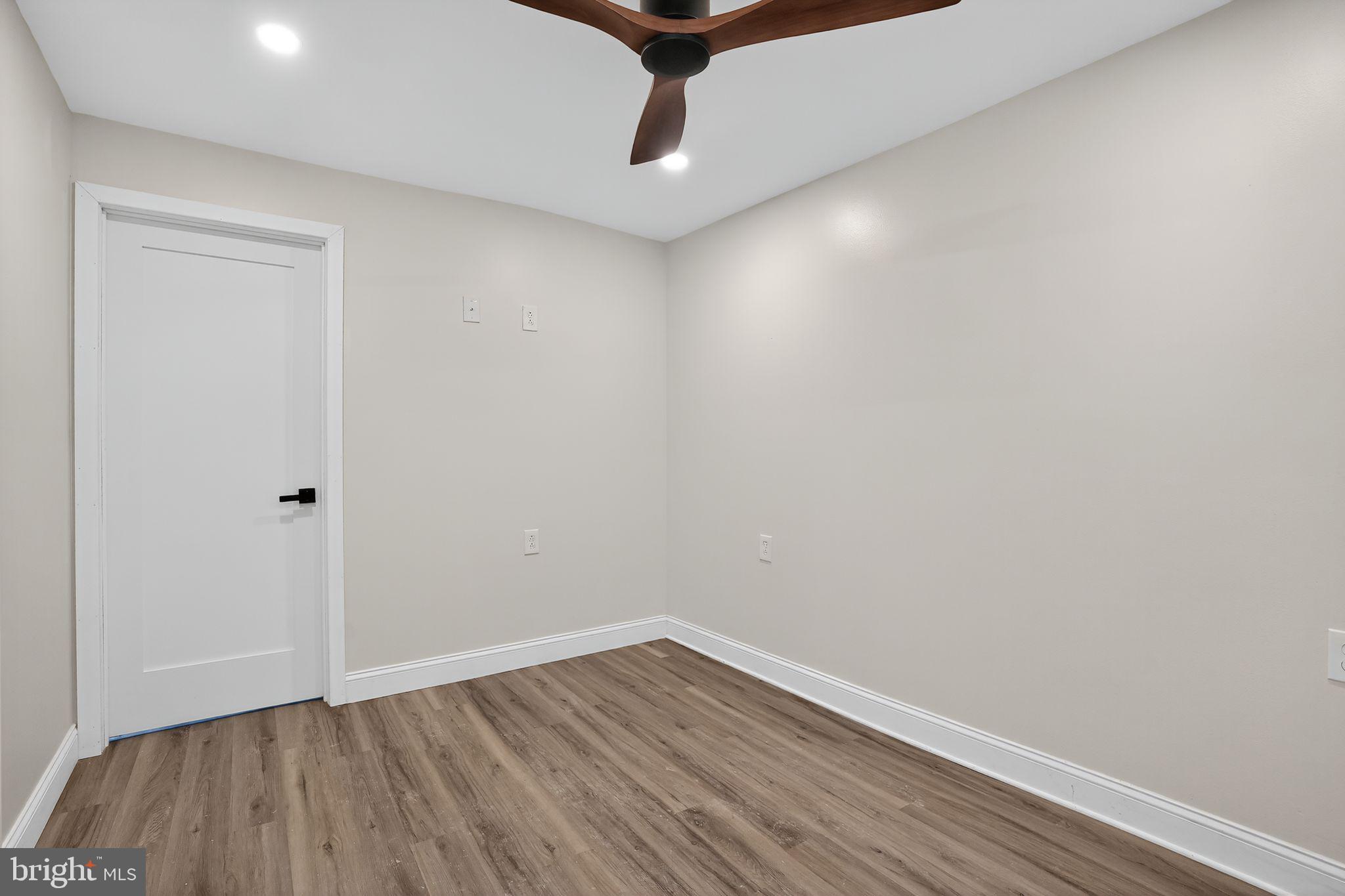 DICKINSON NARROWS - Residential